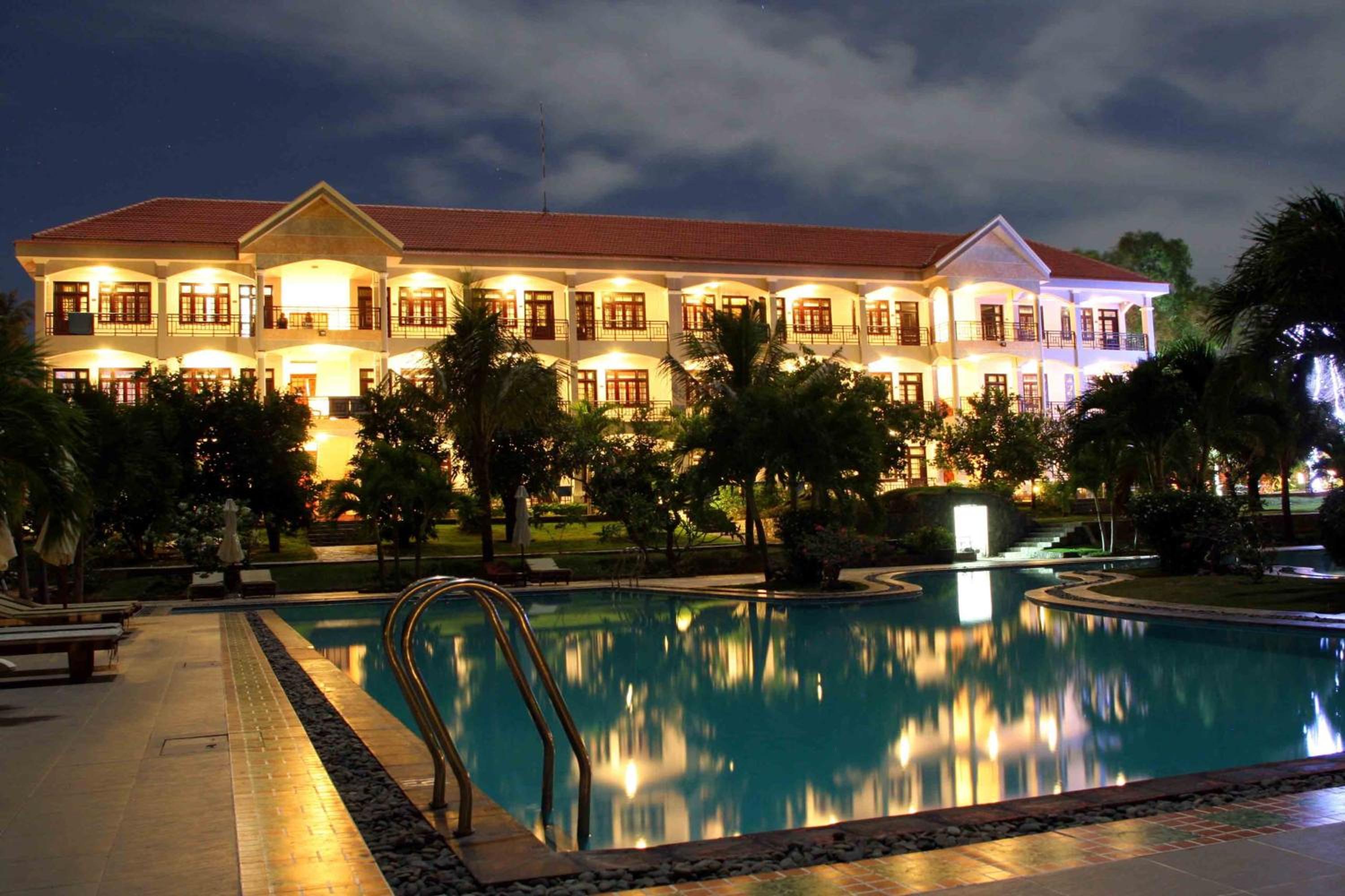 Deluxe Double or Twin Room with Pool View - Photo 6