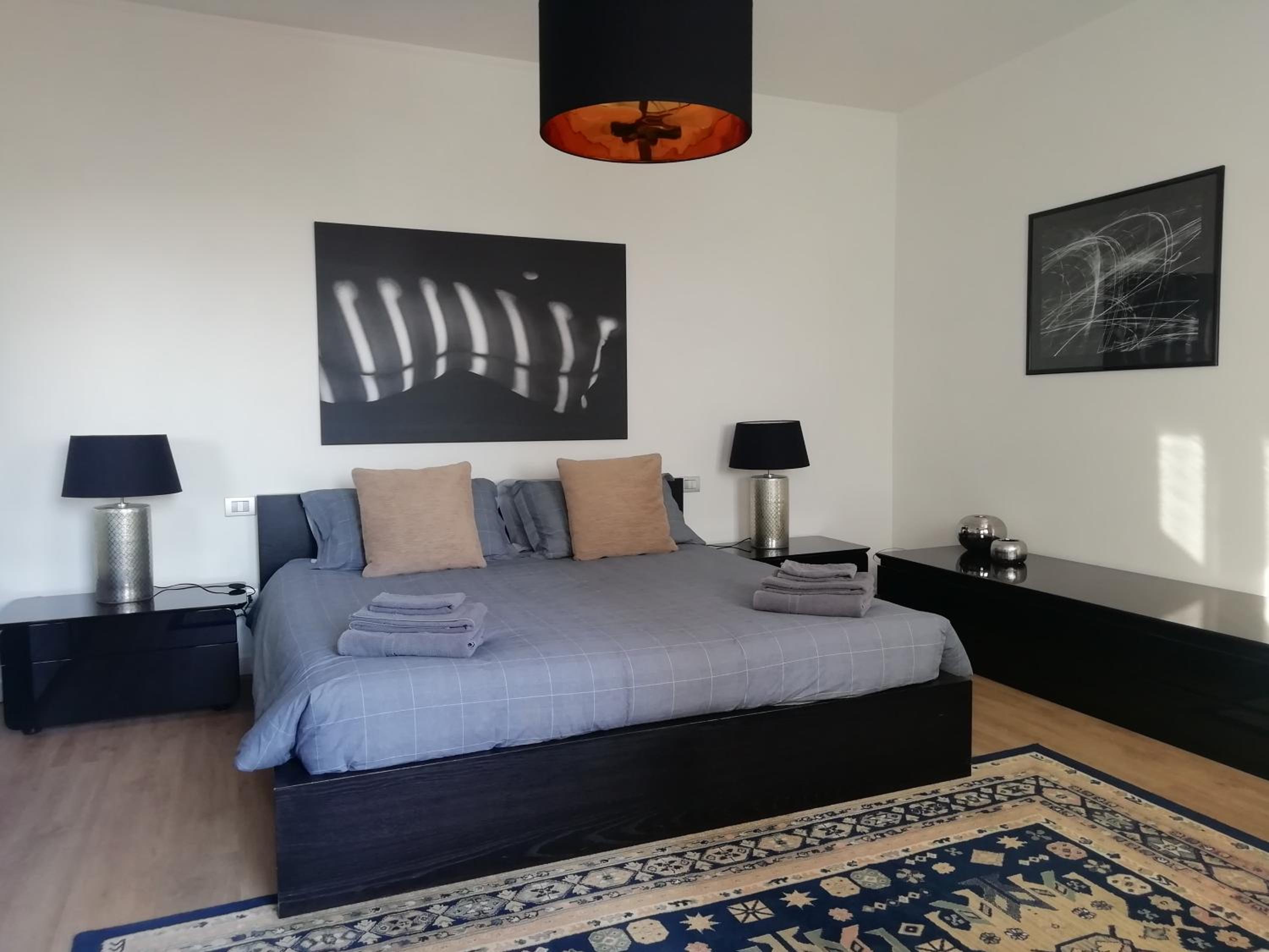 Three-Bedroom Apartment photo 2