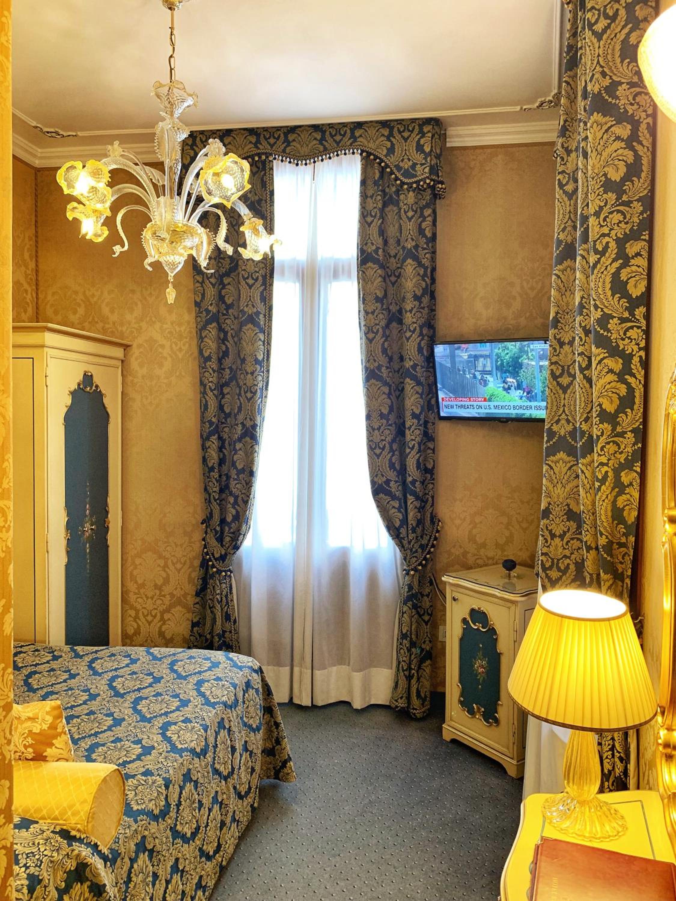 Hébergement Double Classique avec Balcon - Vue sur Canal
