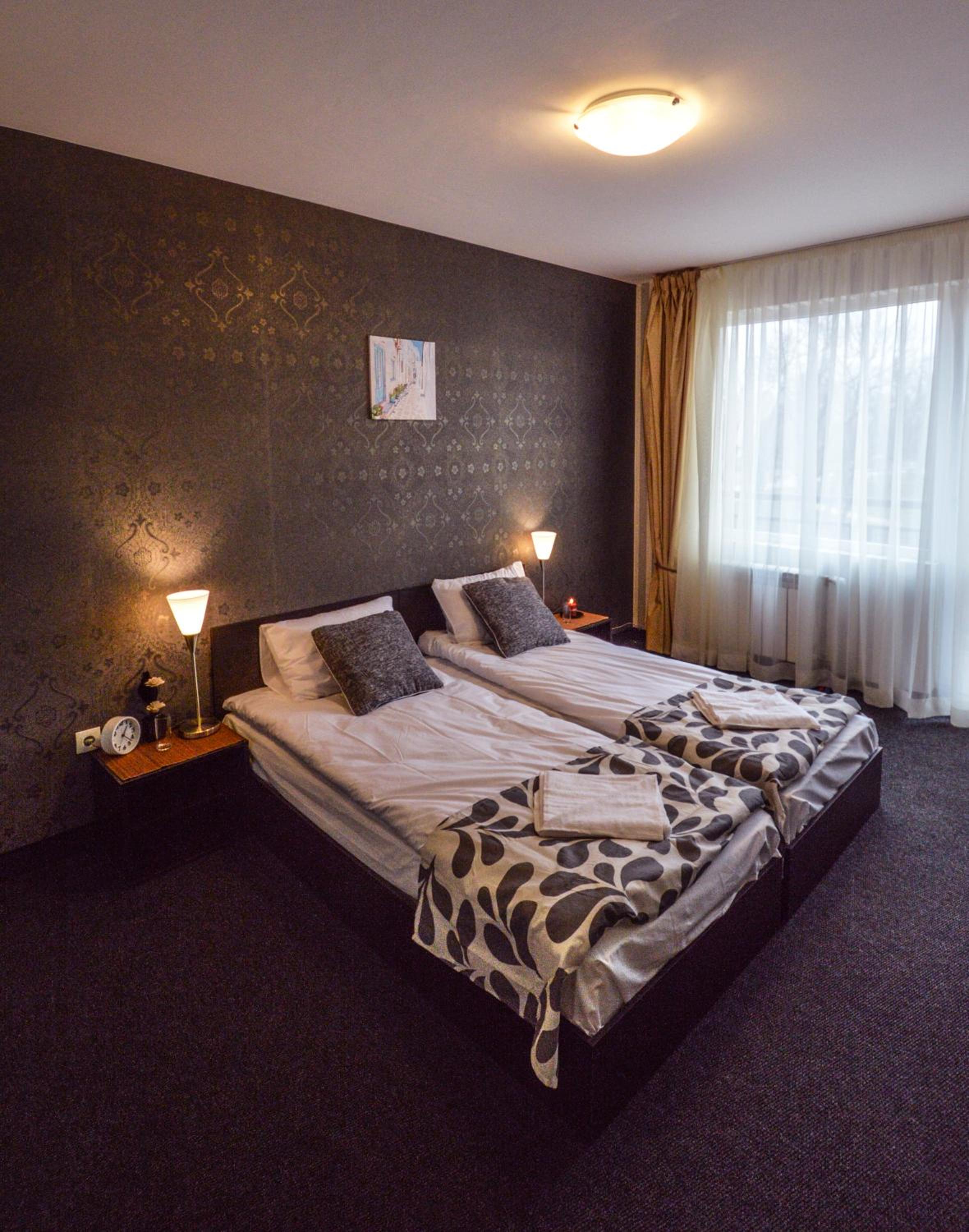 Double or Twin Room without Balcony - Photo 1