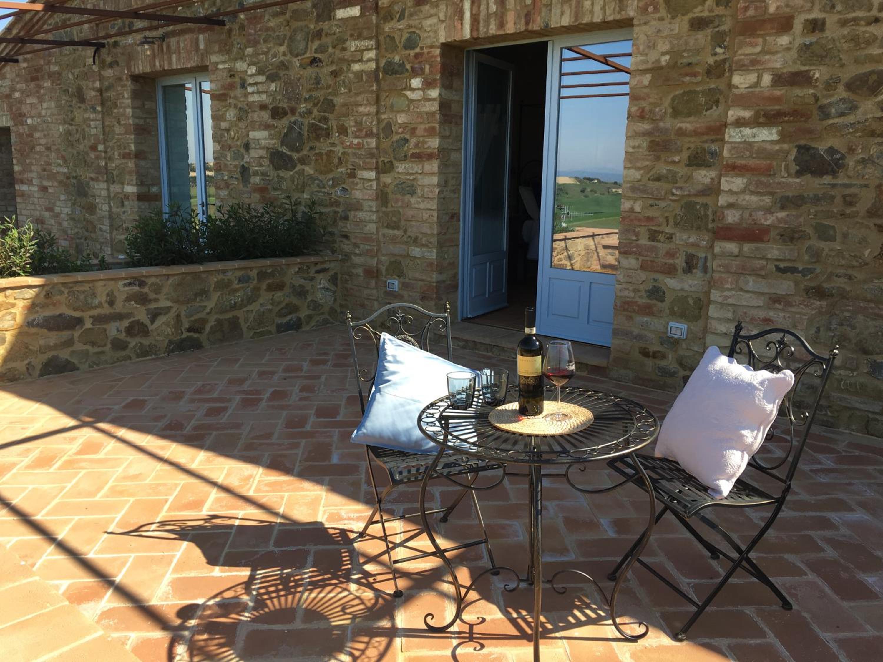 Superior King Suite - Photo 18