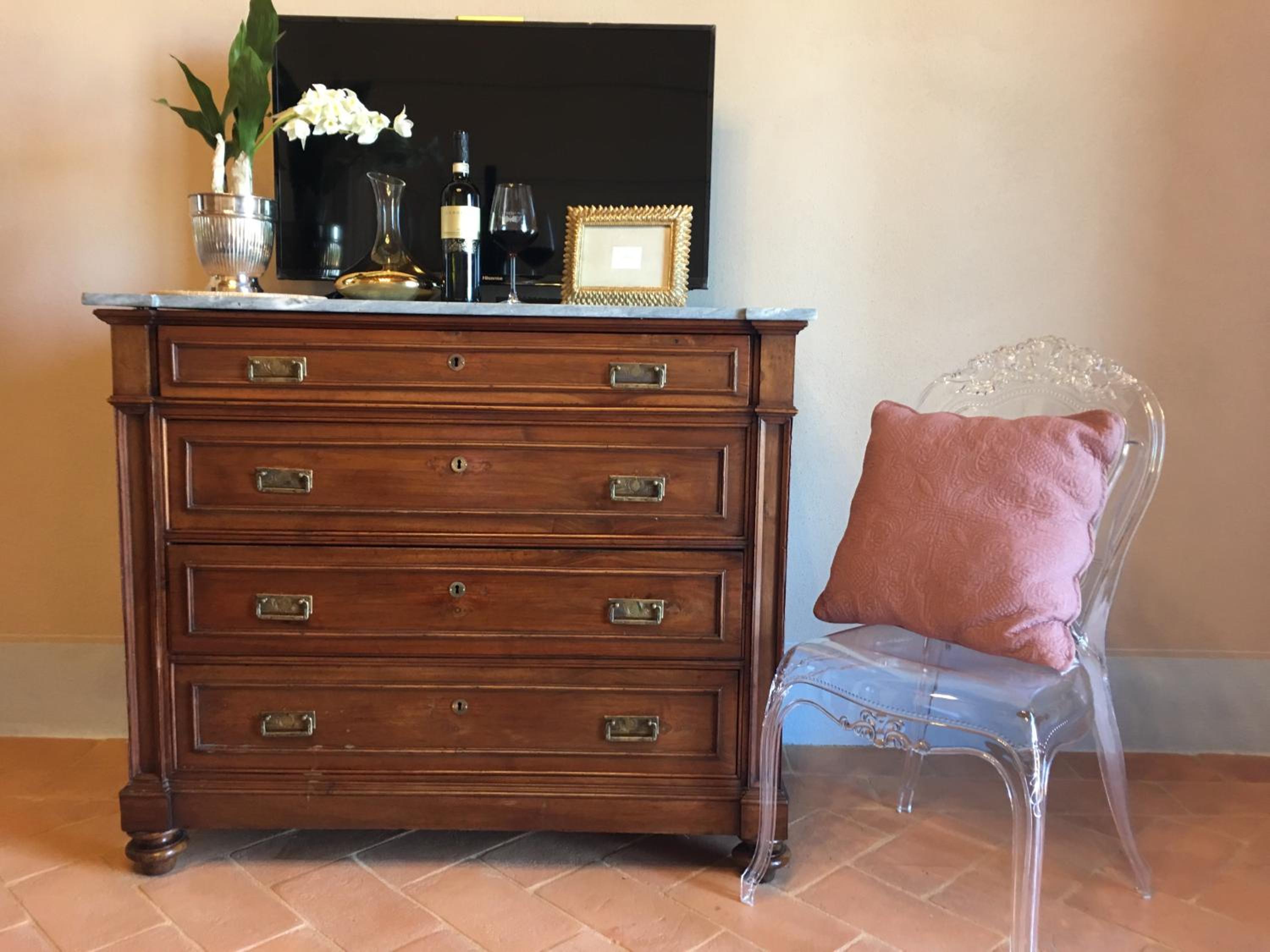 Deluxe Junior Suite - Photo 8