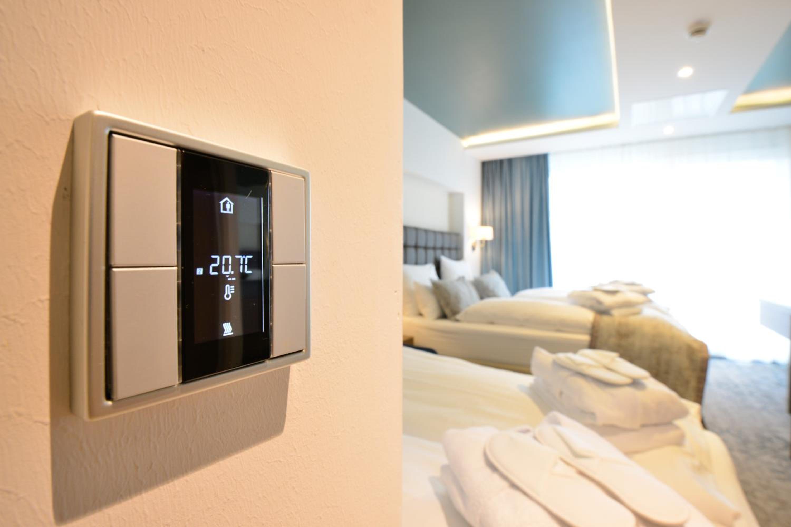 Comfort Double Room thumbnail 6