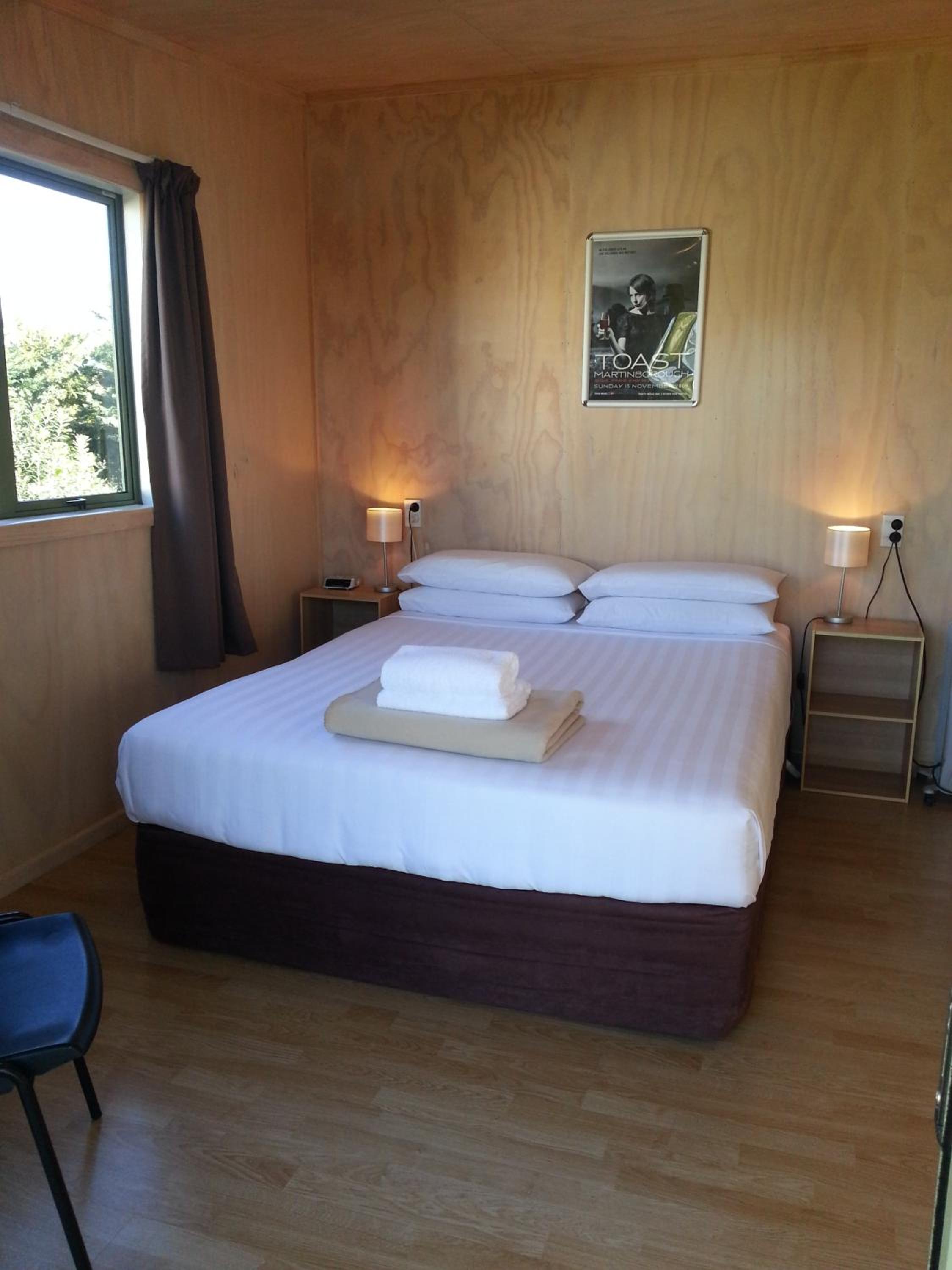 Queen Cabin with Shared Bathroom