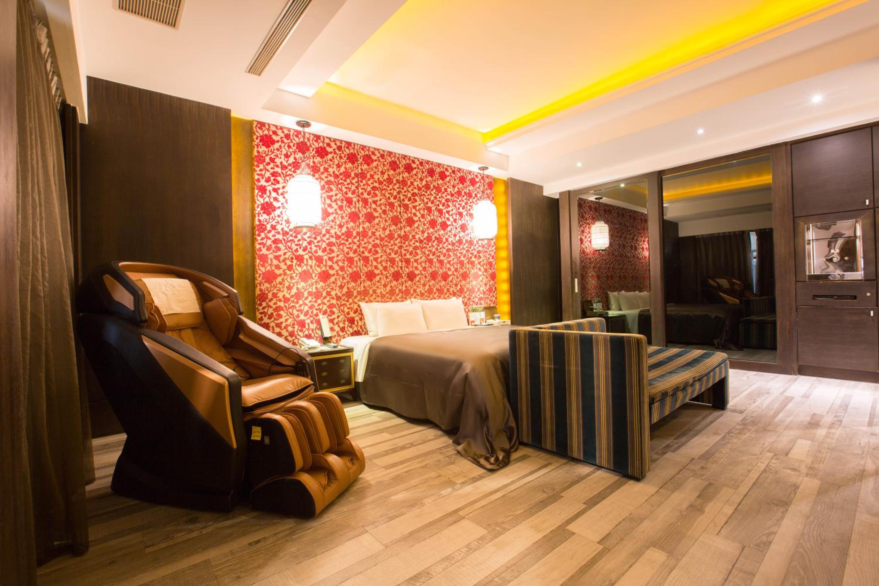 Deluxe Double Room - (Check-in after 20:00) photo 3