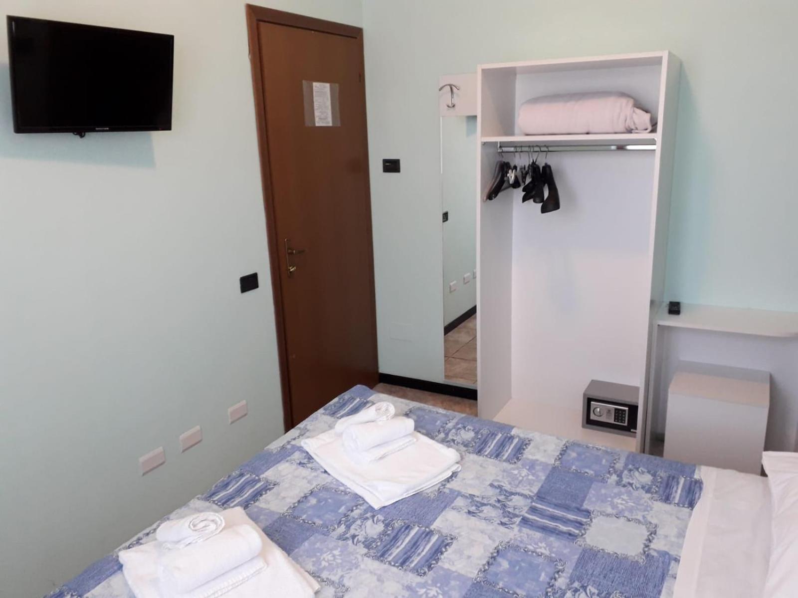 Economy Double Room - Photo 1