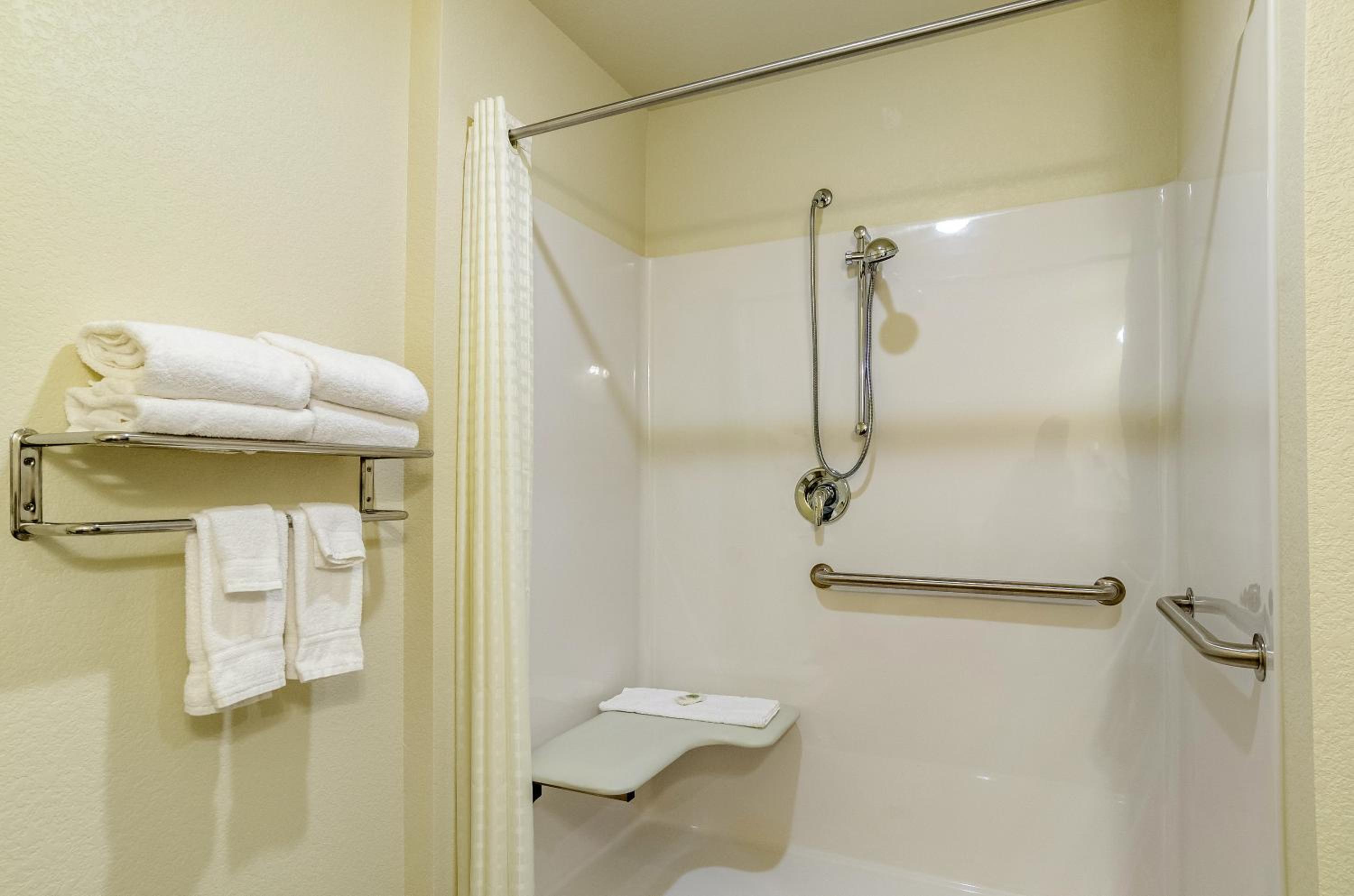 Single Room - Disability Access photo 3
