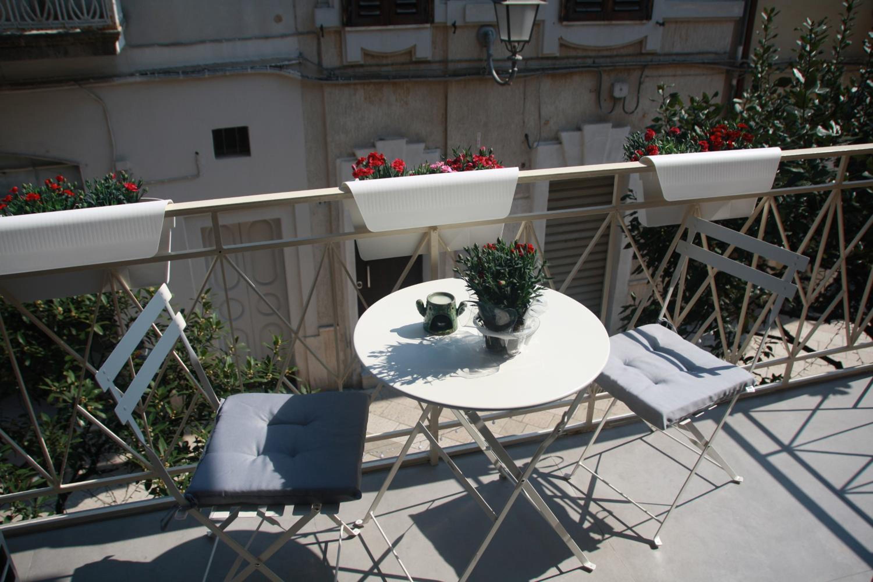 Studio Apartment - Photo 26