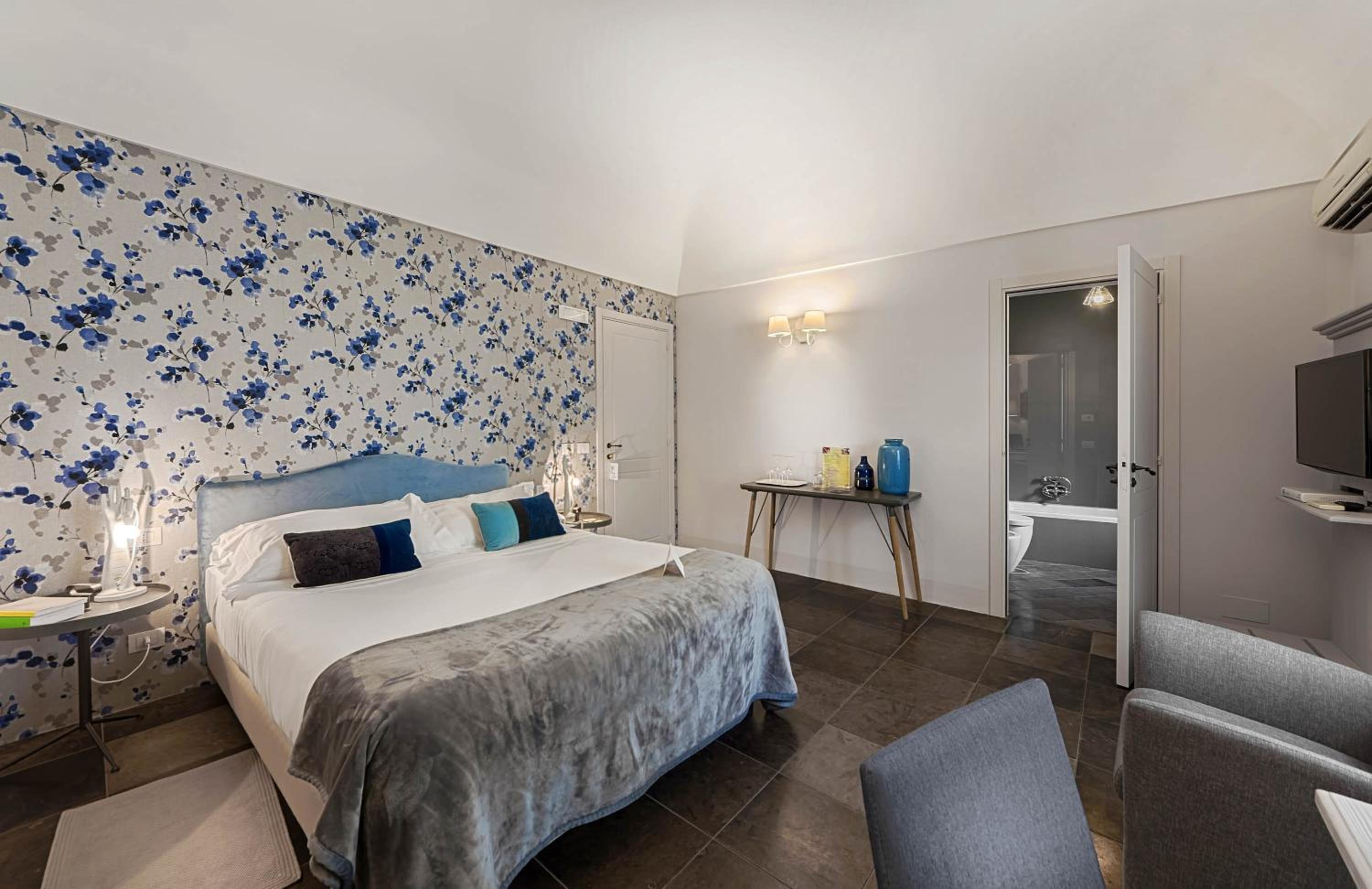 Superior Double Room - Photo 8