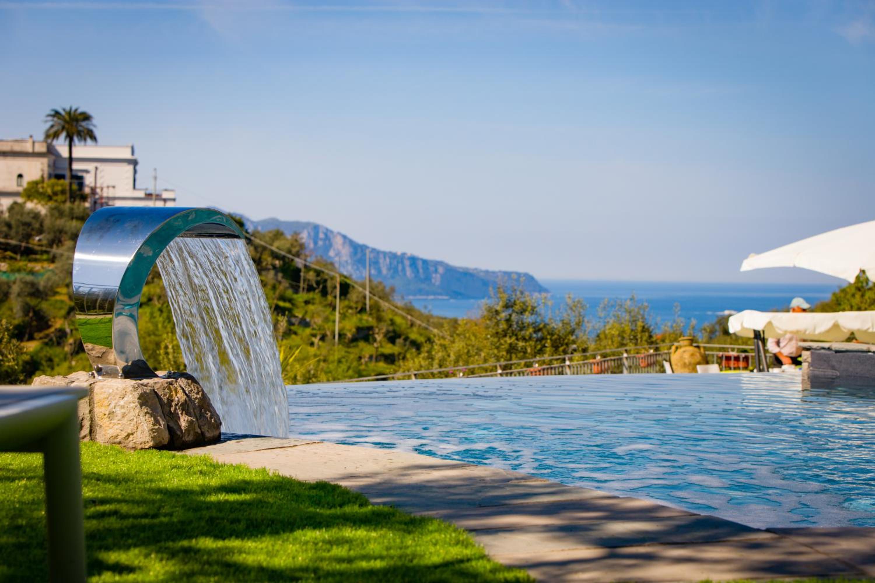 Quadruple Room with Sea View - Photo 5