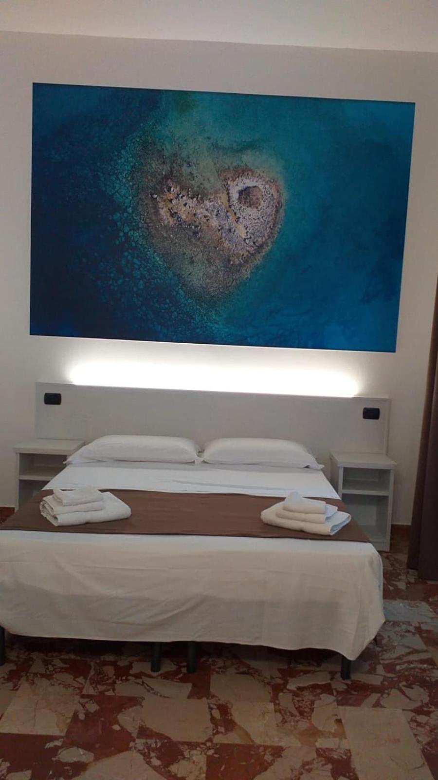 Standard Double or Twin Room photo 3