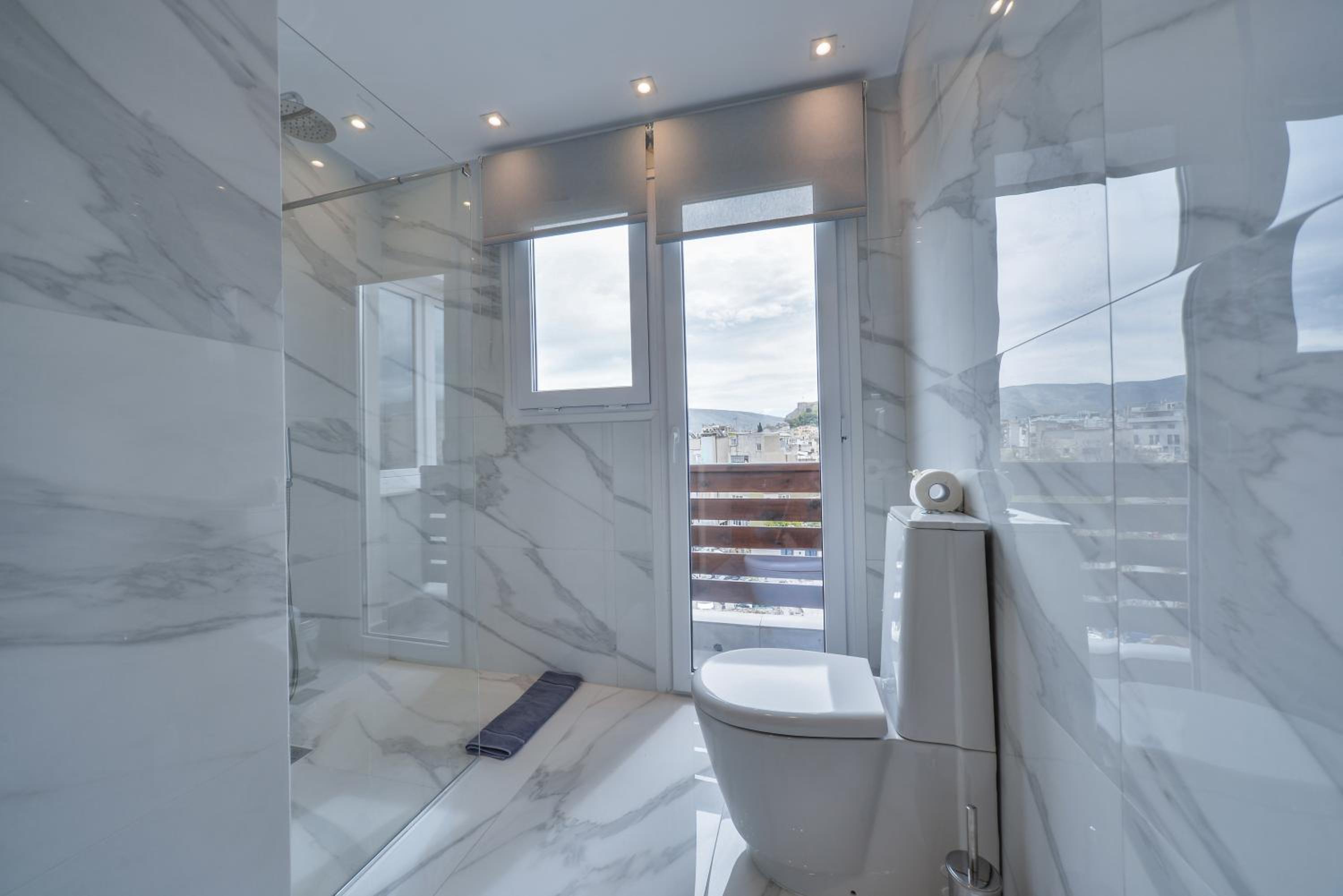 Suite with Panoramic Acropolis & Lycabettus View - Hot Tub photo 3