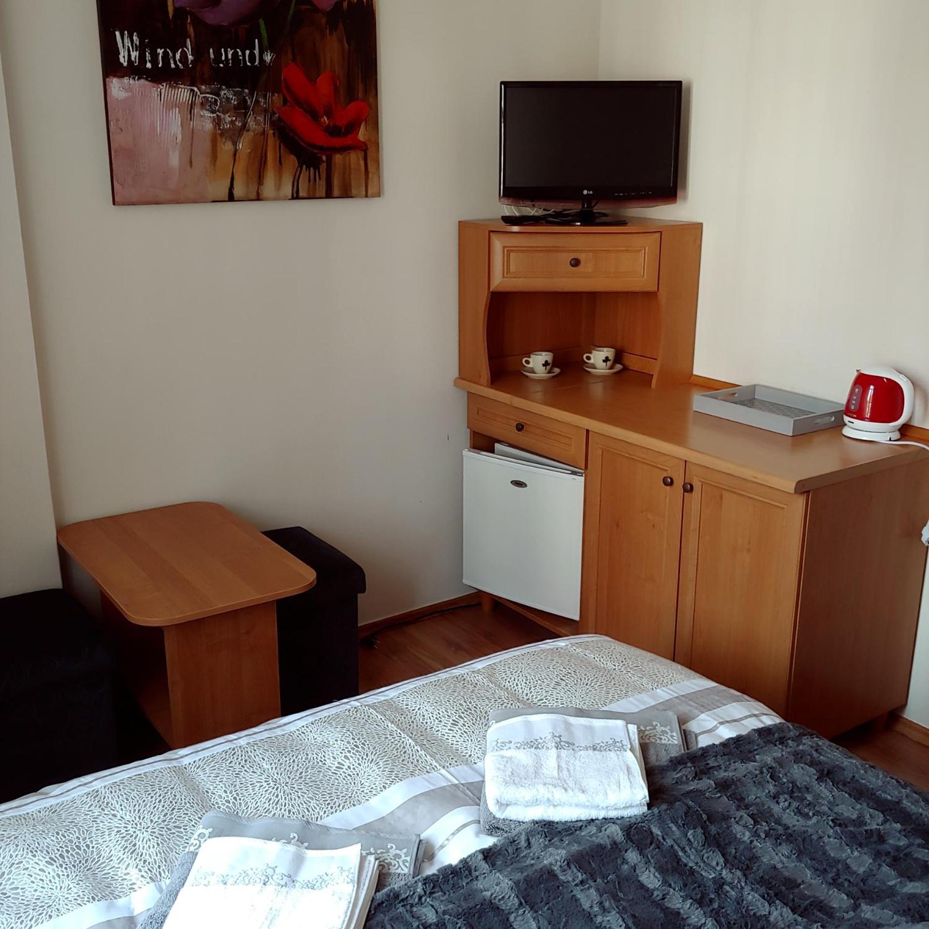 Double Room with Private Bathroom photo 2