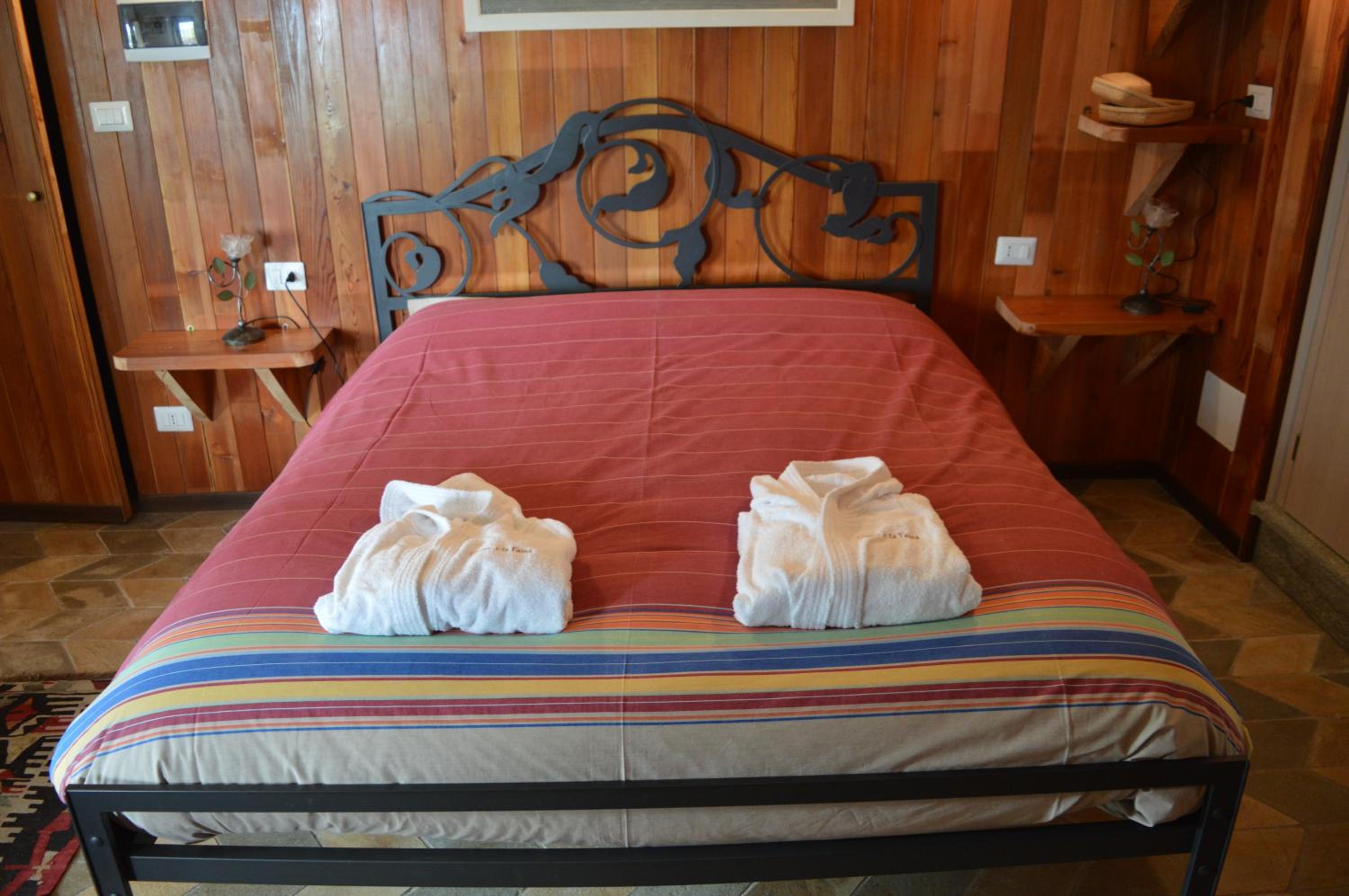 Double Room with Patio - Photo 3