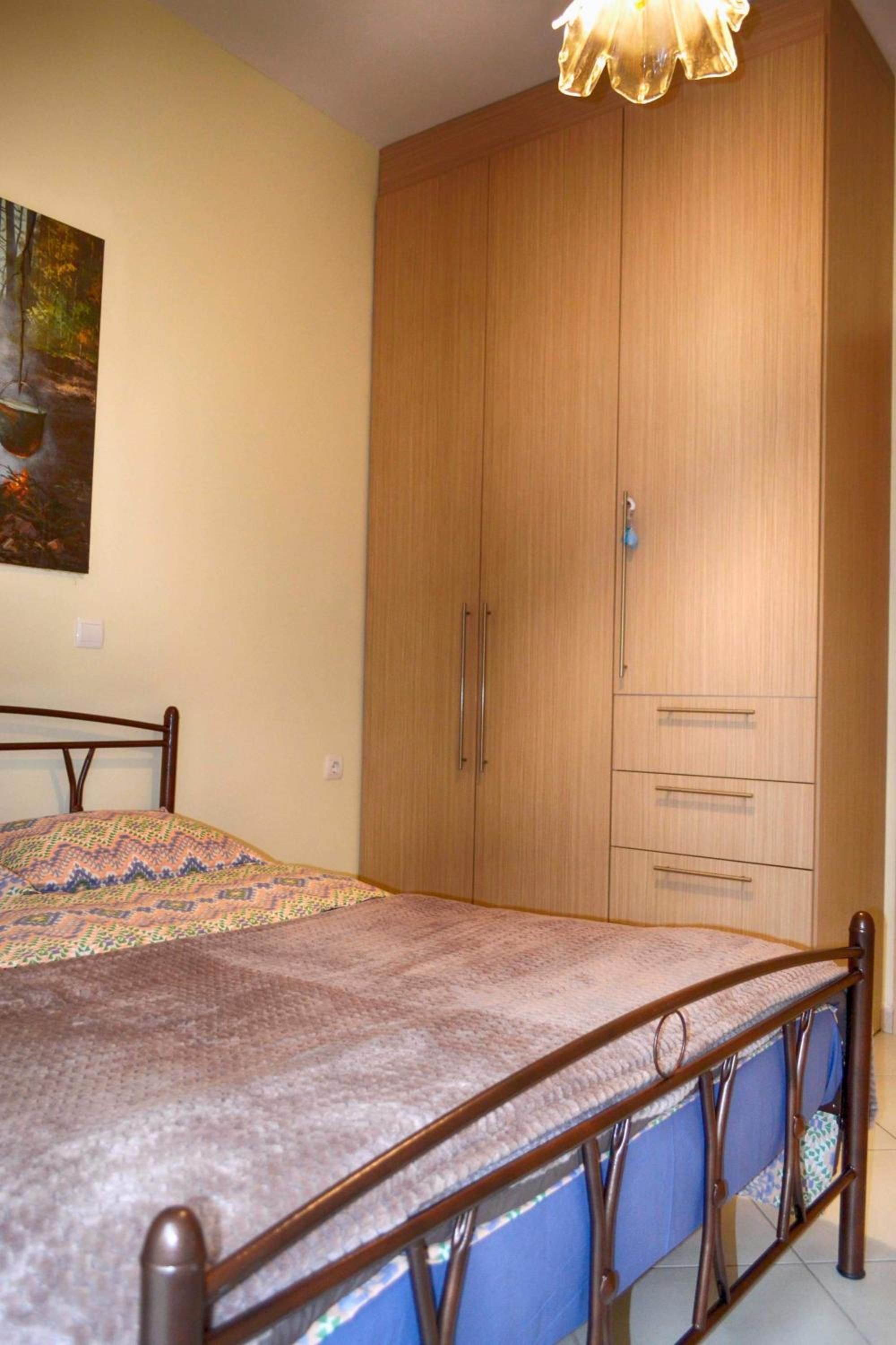 Apartment with Balcony - Photo 7