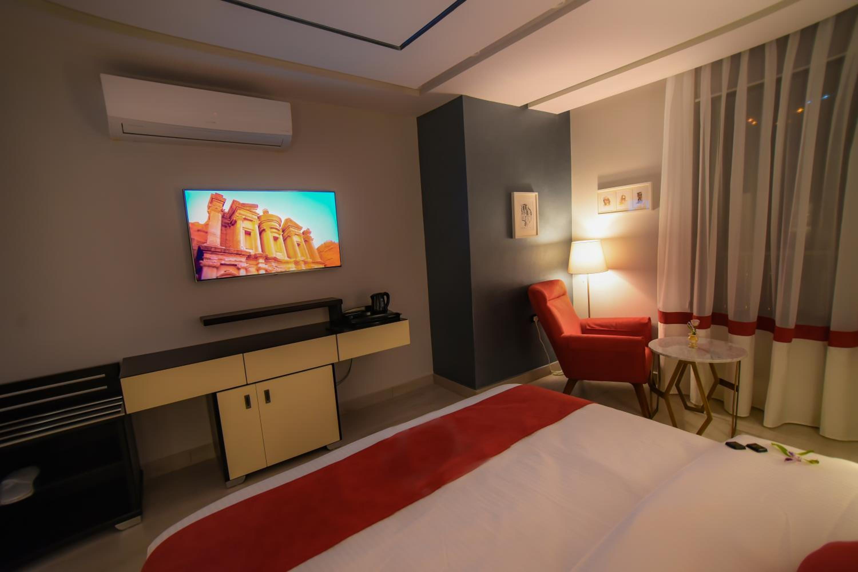 Superior Double or Twin Room - Photo 17