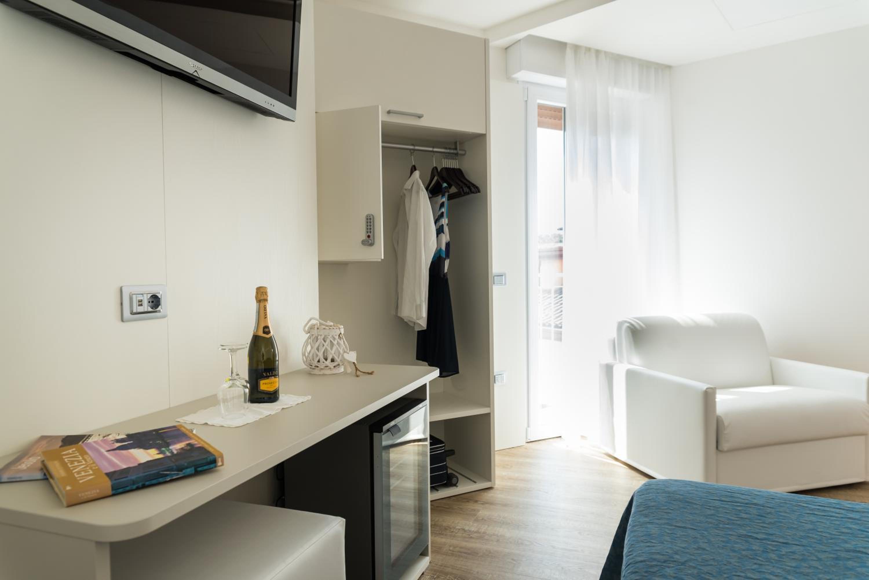 Superior Triple Room - Photo 2