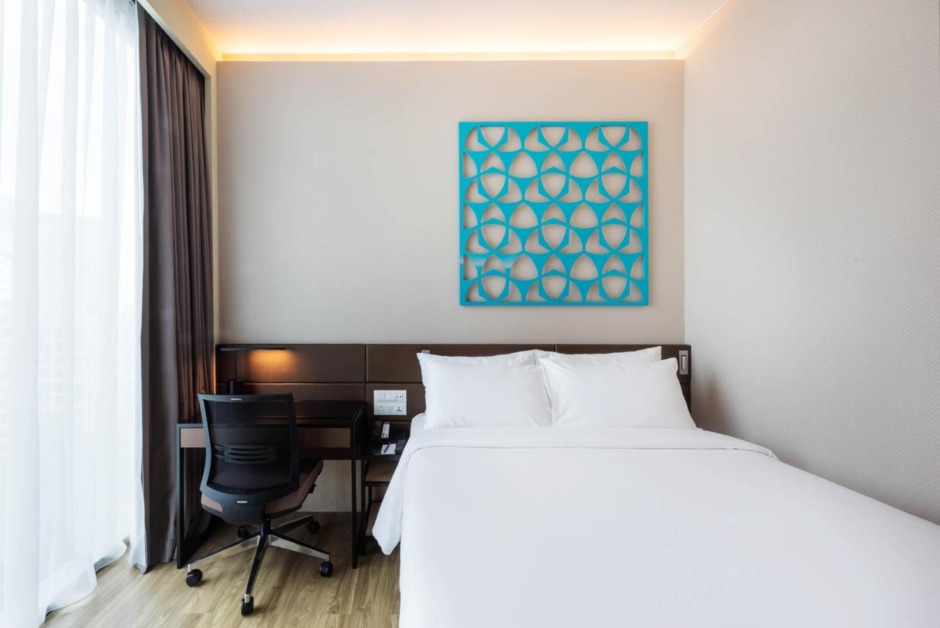 Superior Double Room thumbnail 5