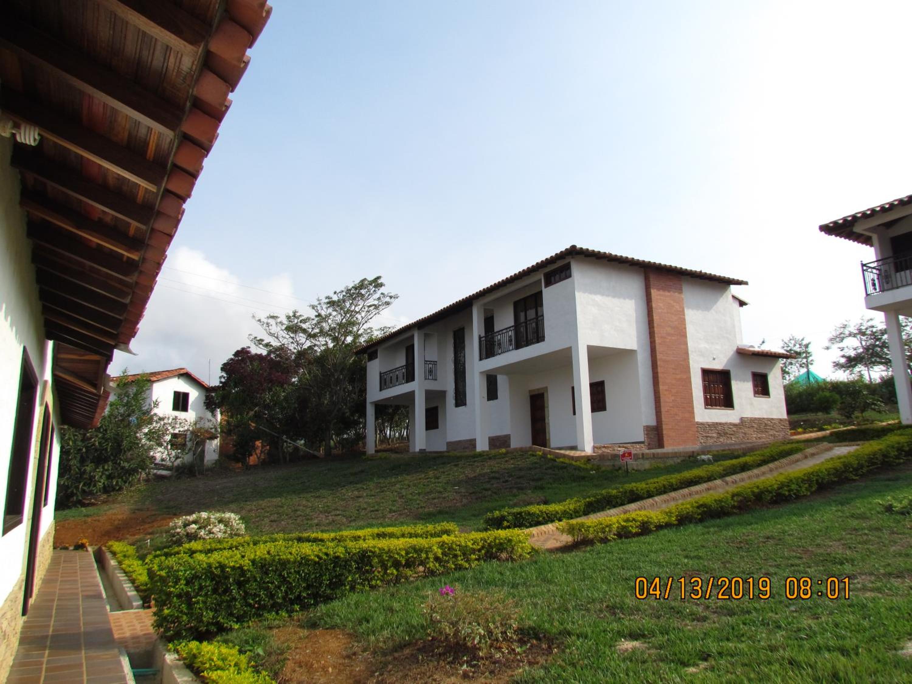 Three-Bedroom House photo 3