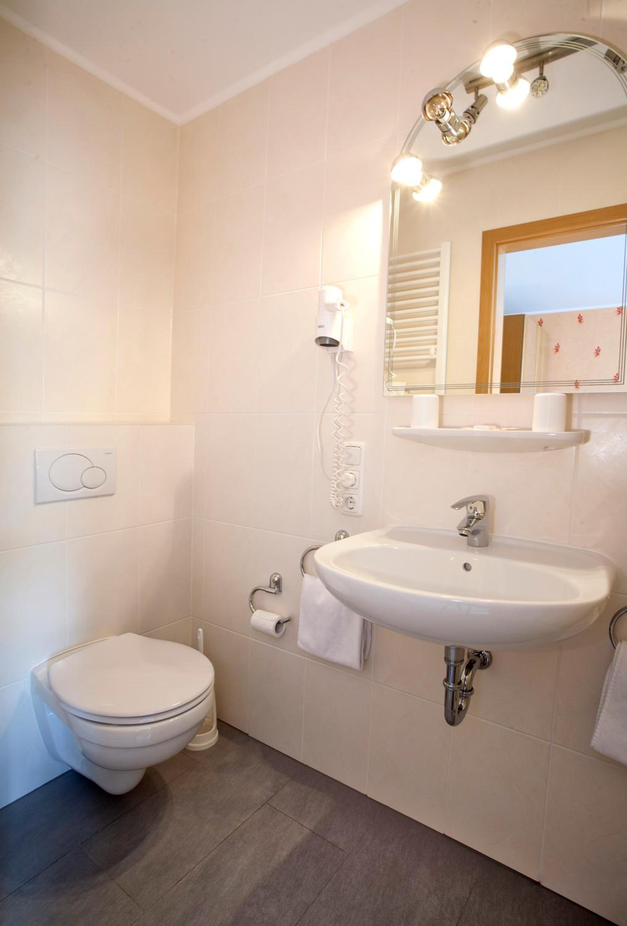 Standard Double Room - Photo 14
