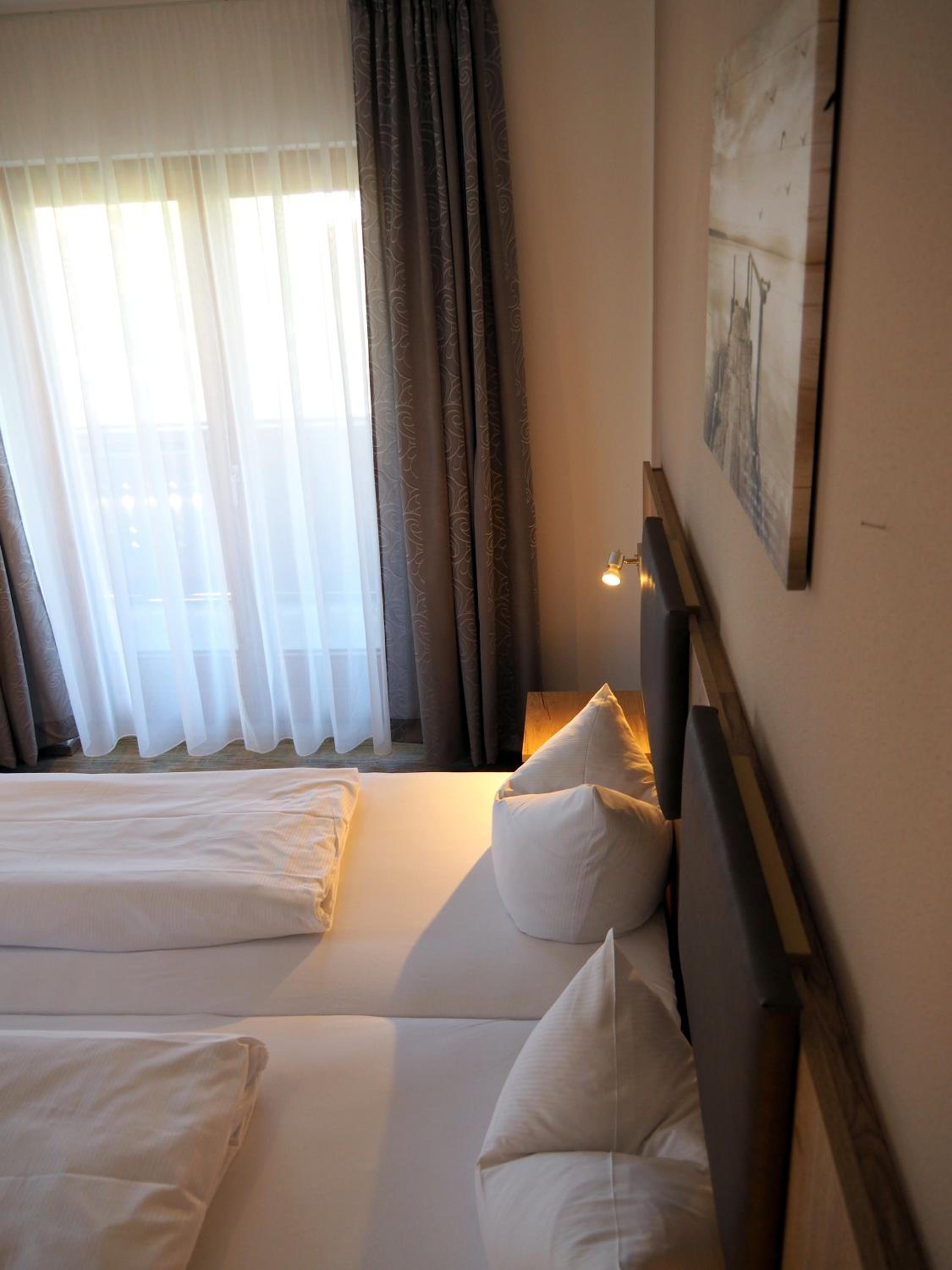 Double Room - Photo 6