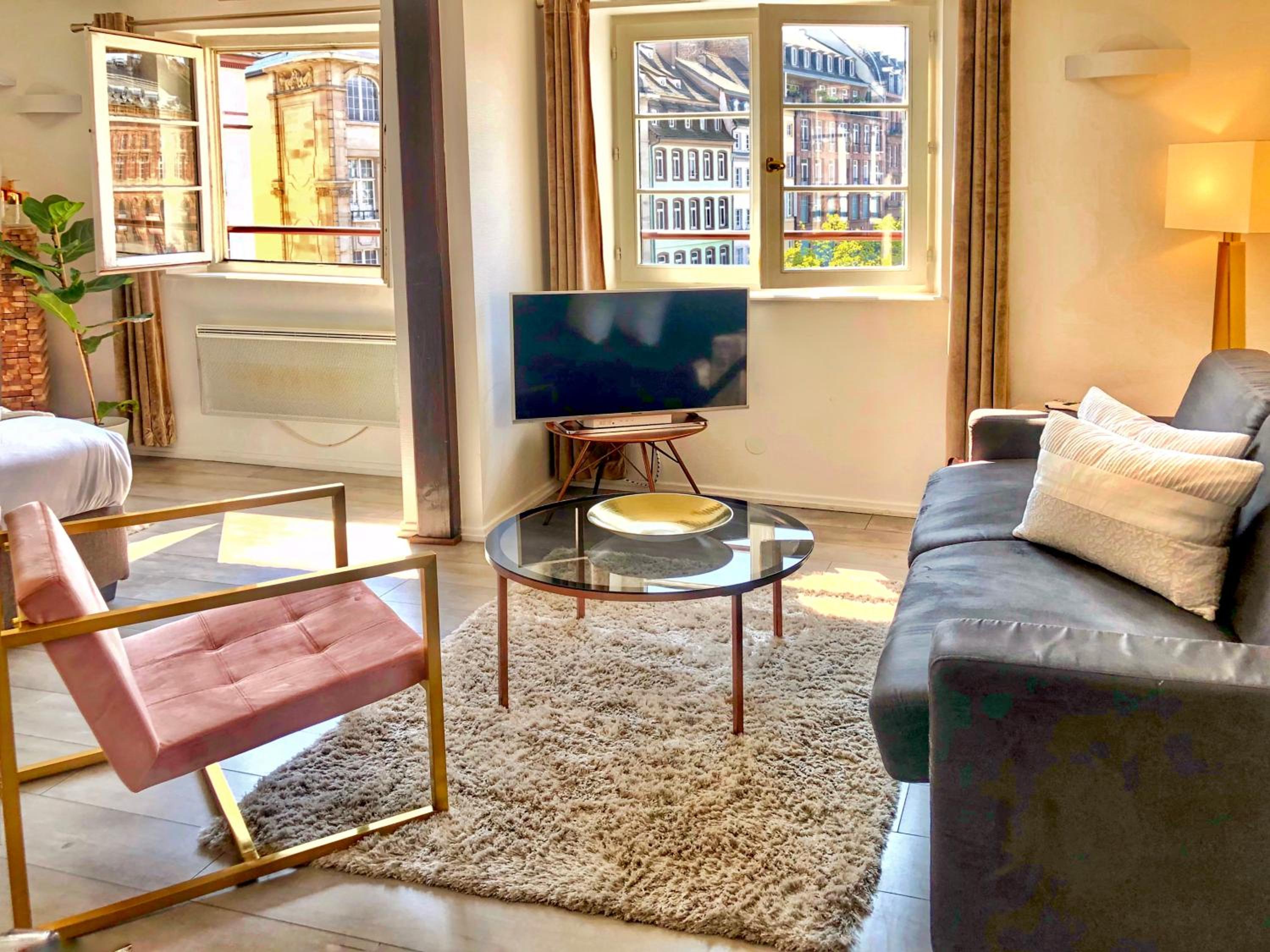 Deluxe Apartment - Photo 9