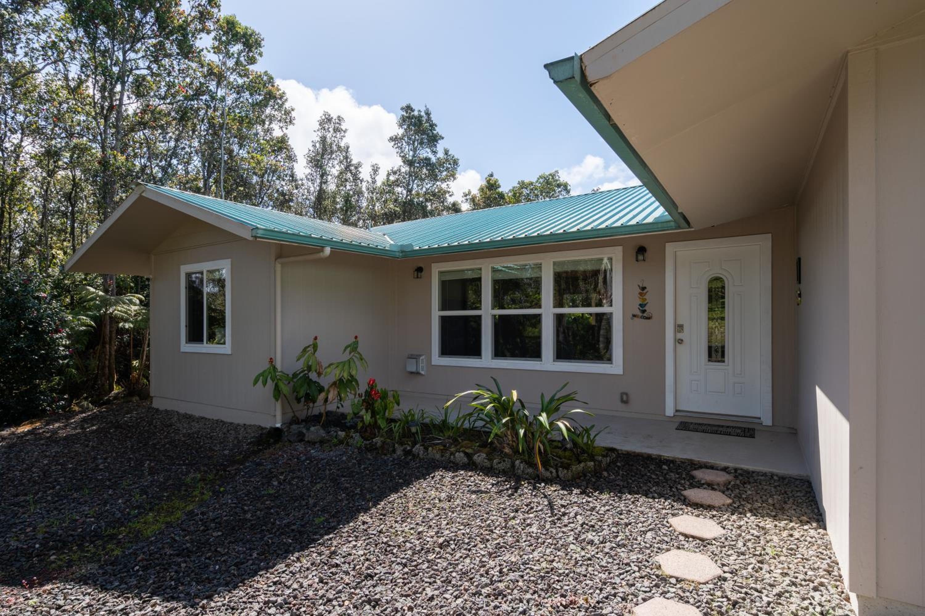 Three-Bedroom House photo 2