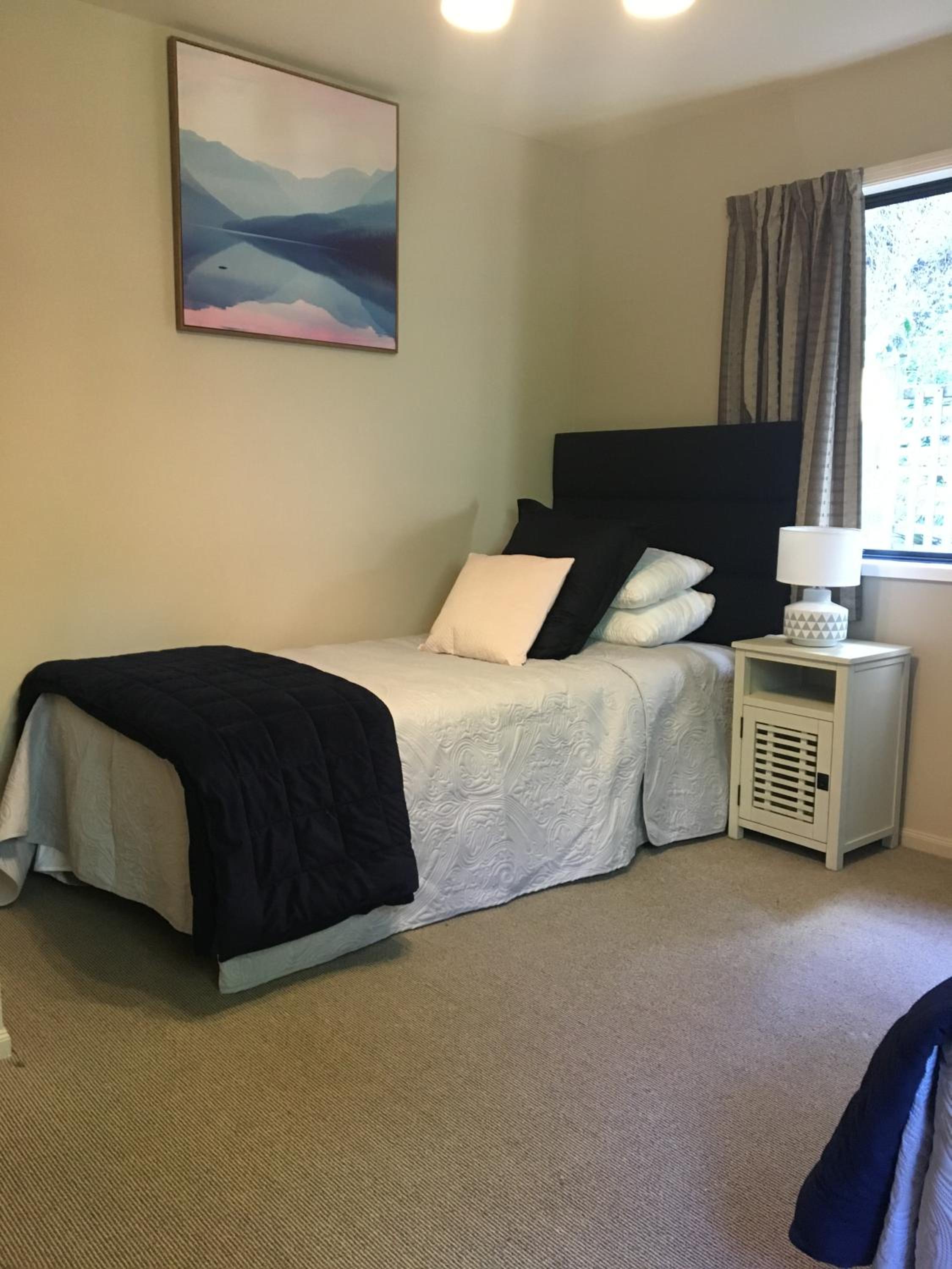 Two-Bedroom House - Photo 18