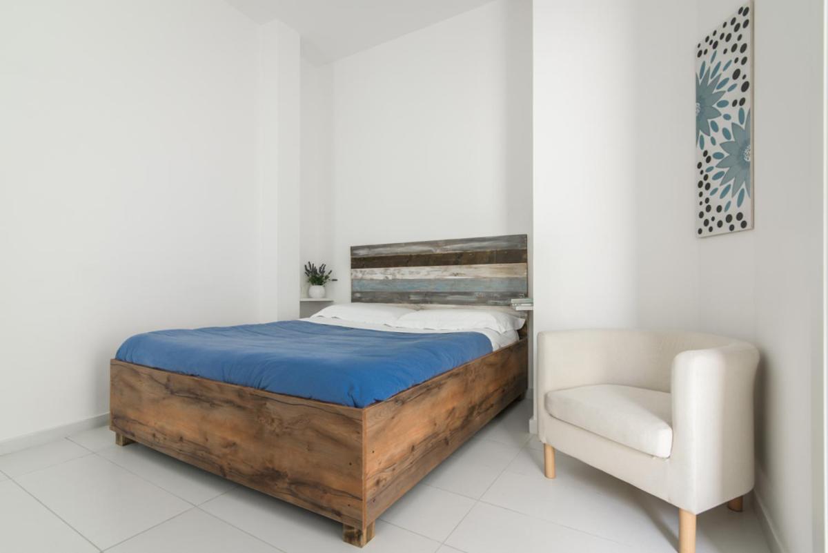 One-Bedroom Apartment - Photo 7