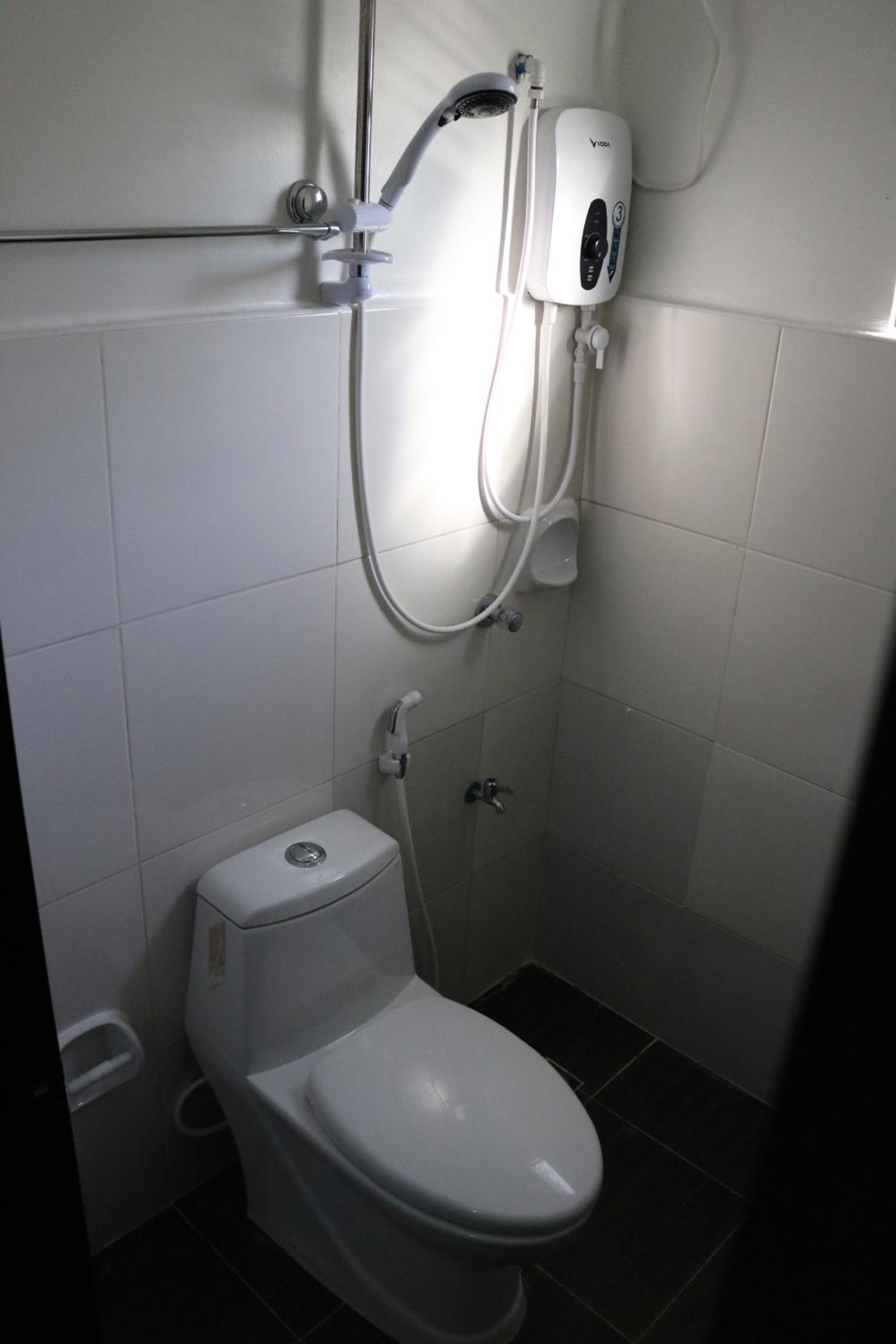 Standard Twin Room - Photo 3
