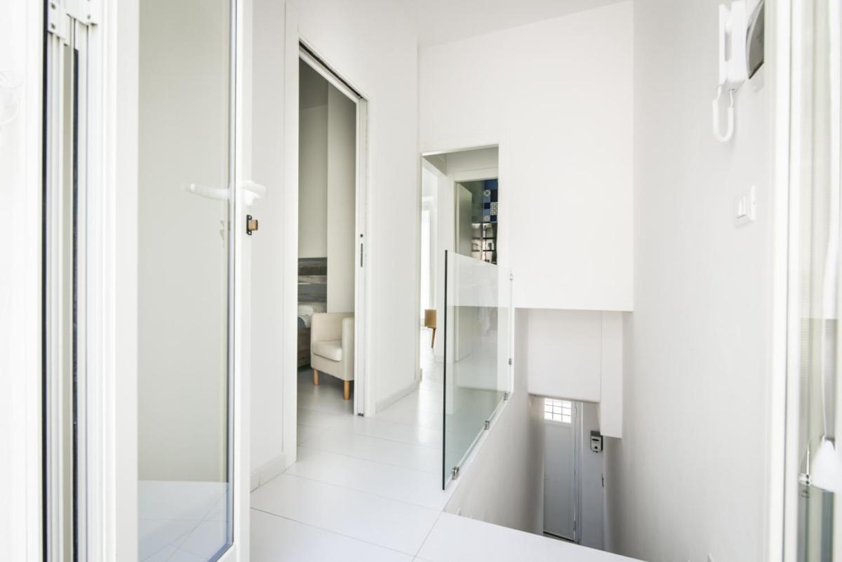 One-Bedroom Apartment - Photo 1