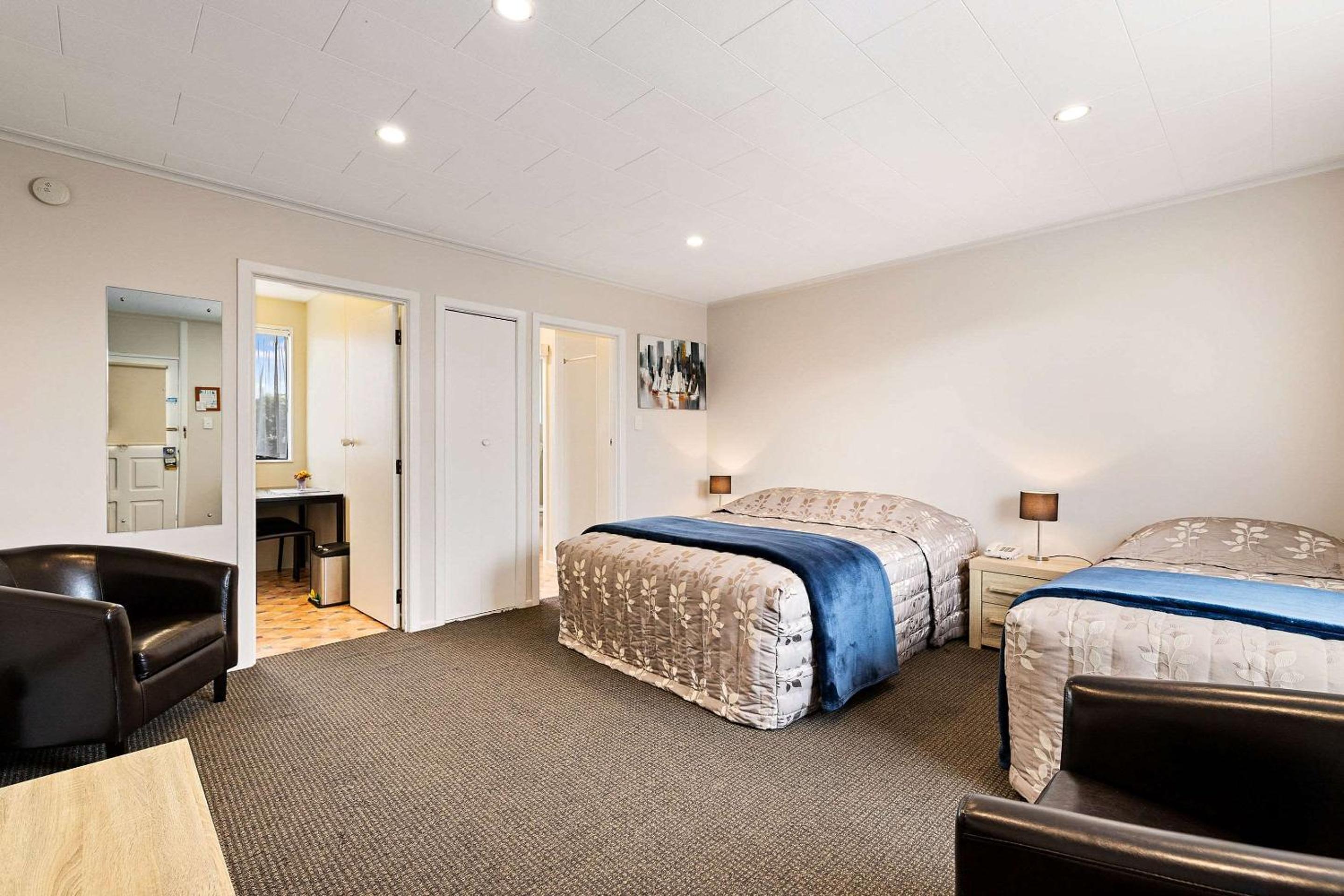 Twin Room - Photo 1