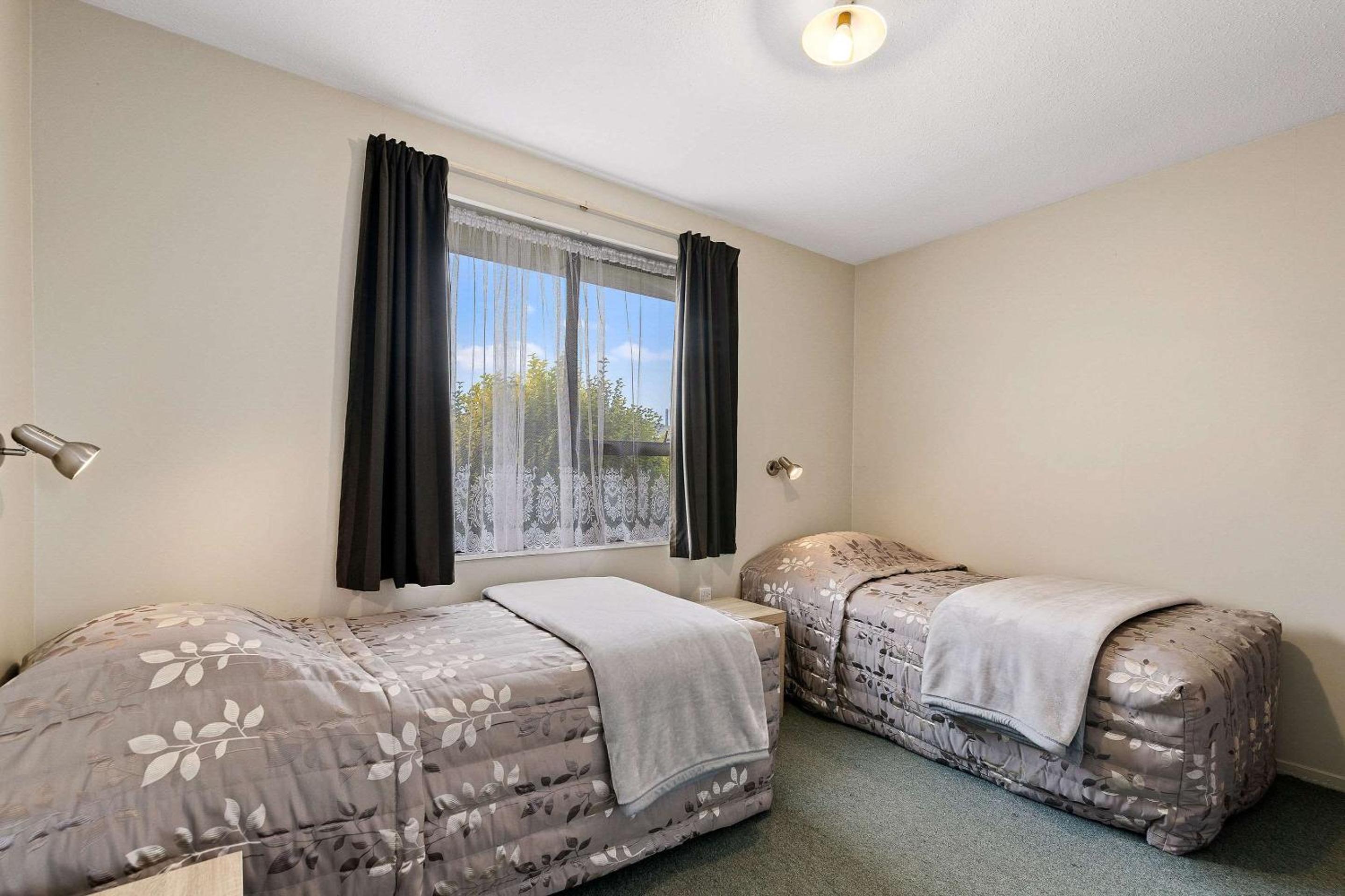 Two-Bedroom Suite - Photo 5