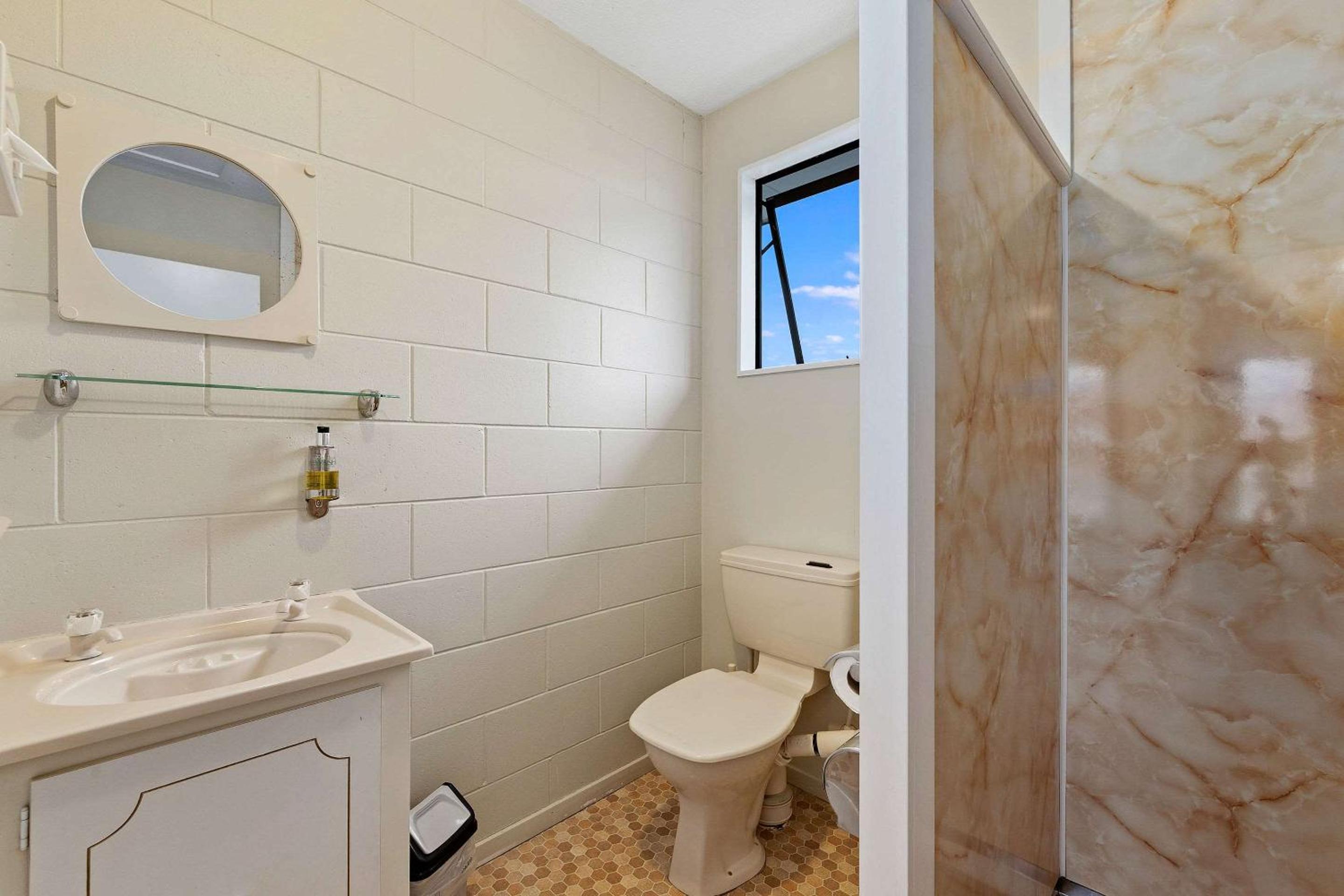 Twin Room - Photo 4