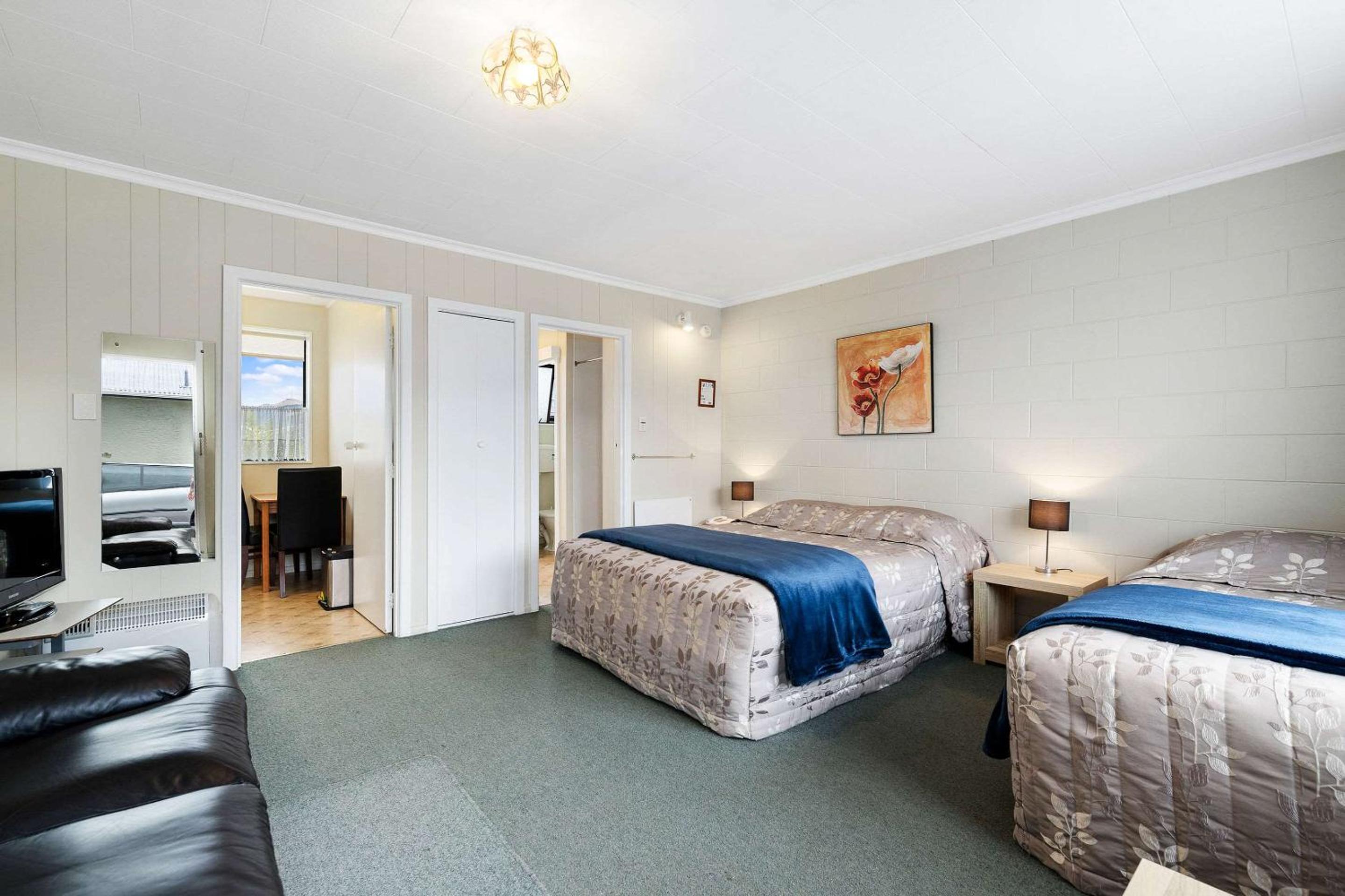 Twin Room - Photo 5