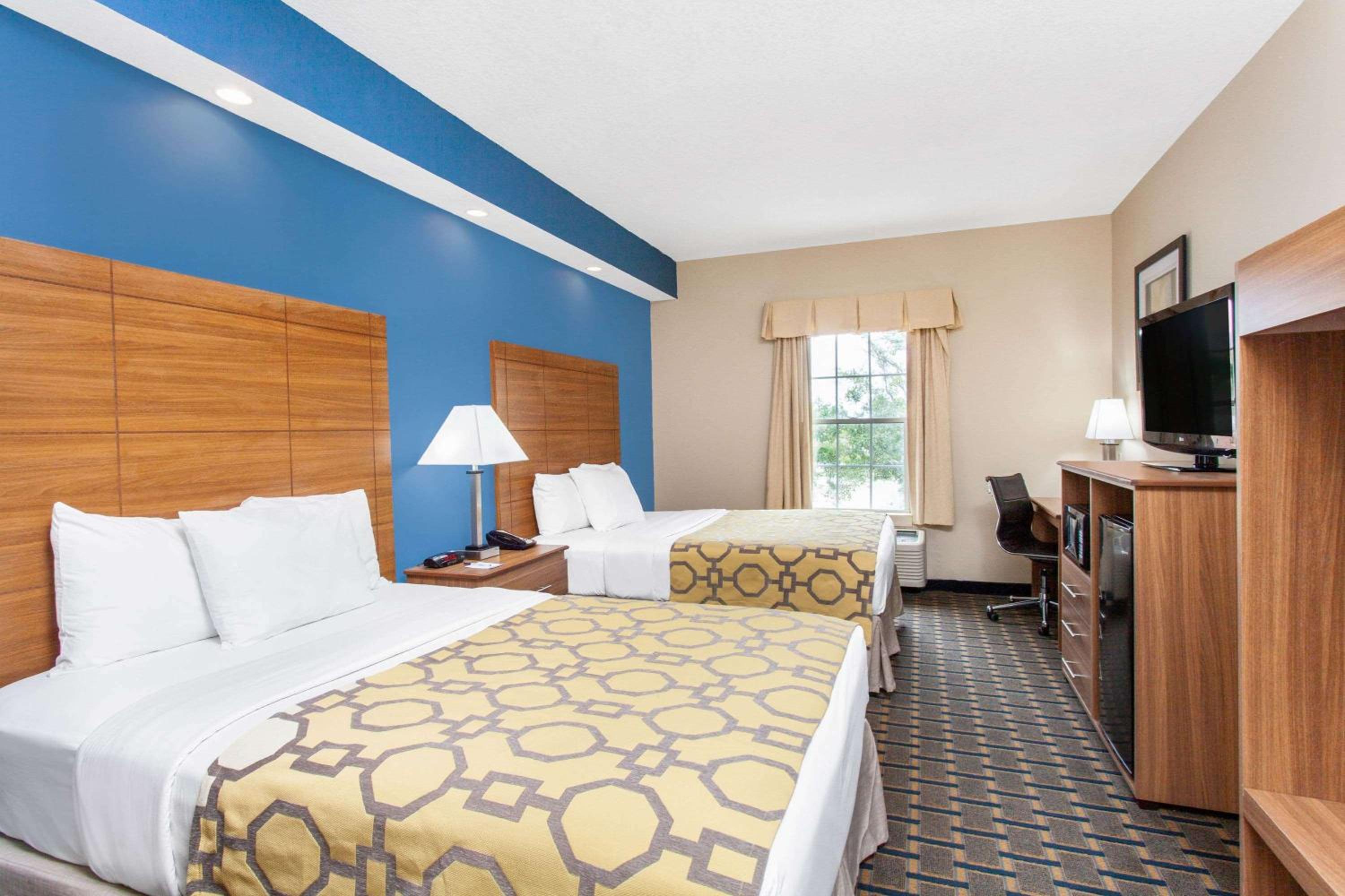 Double Room with Two Double Beds - Non-Smoking - Photo 1