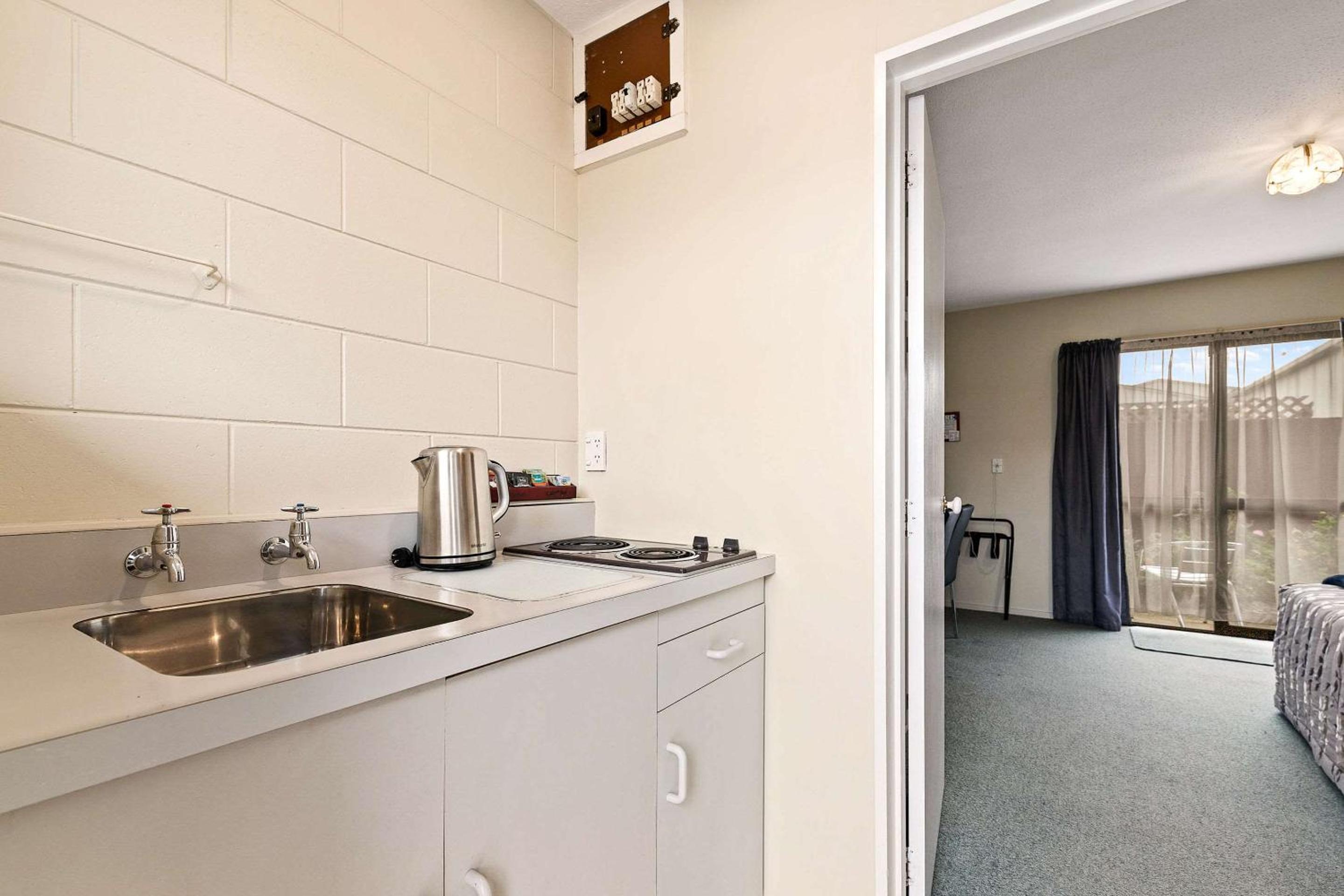 Twin Room - Photo 6