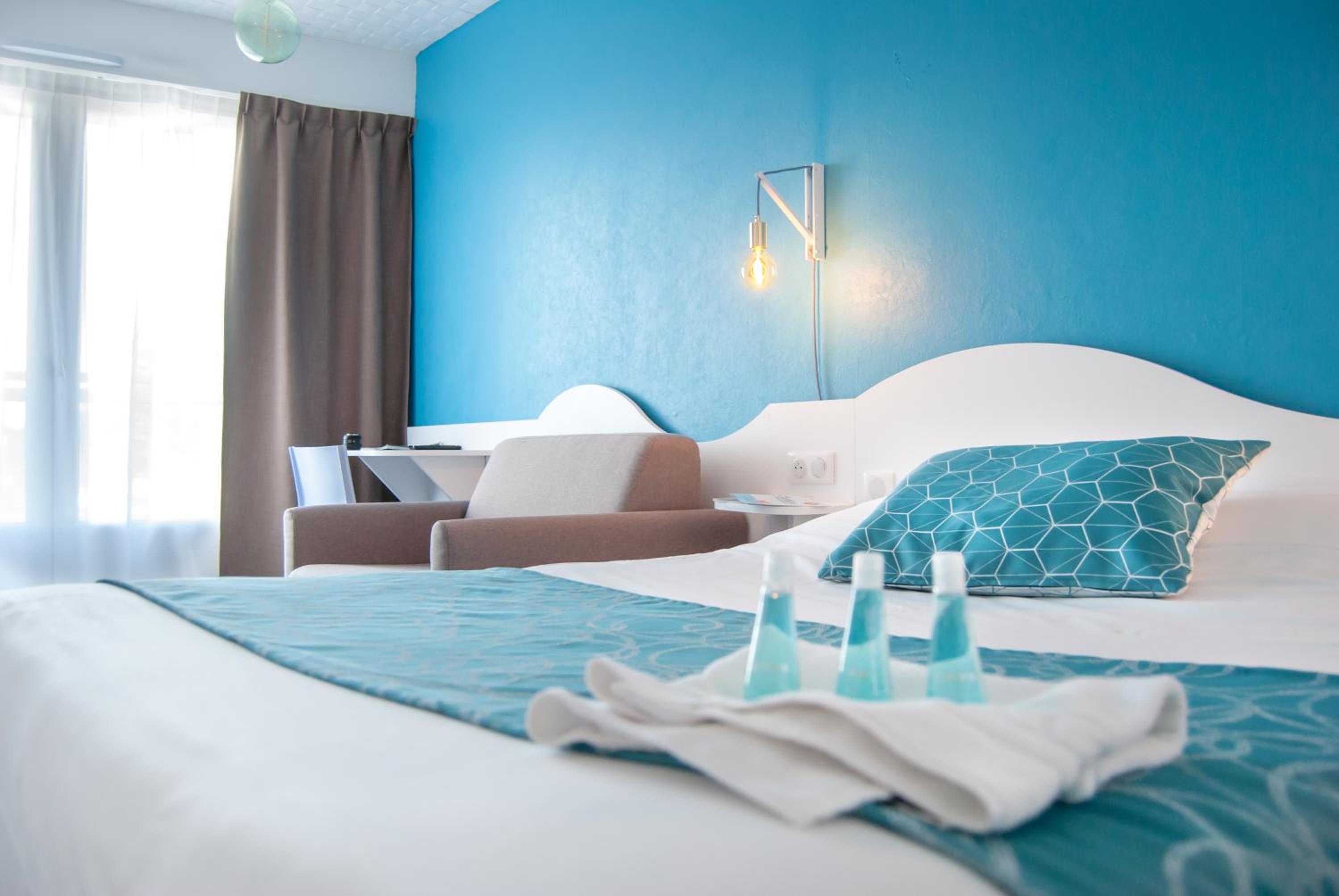 Superior Room with Balcony - Photo 2
