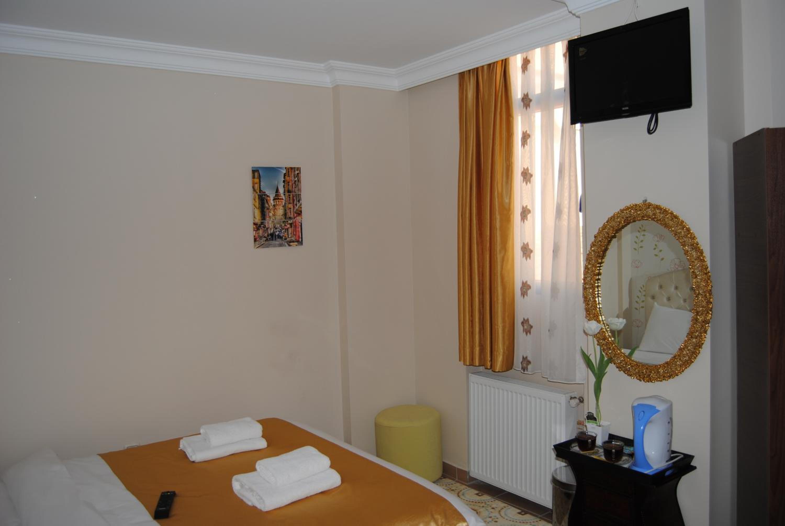 Standard Triple Room photo 2