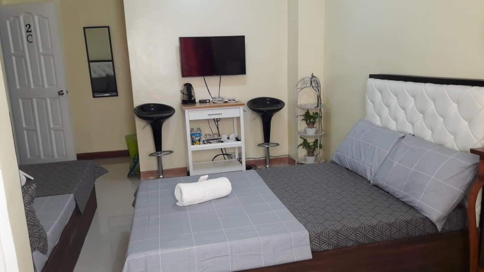 Deluxe Family Room - Photo 2