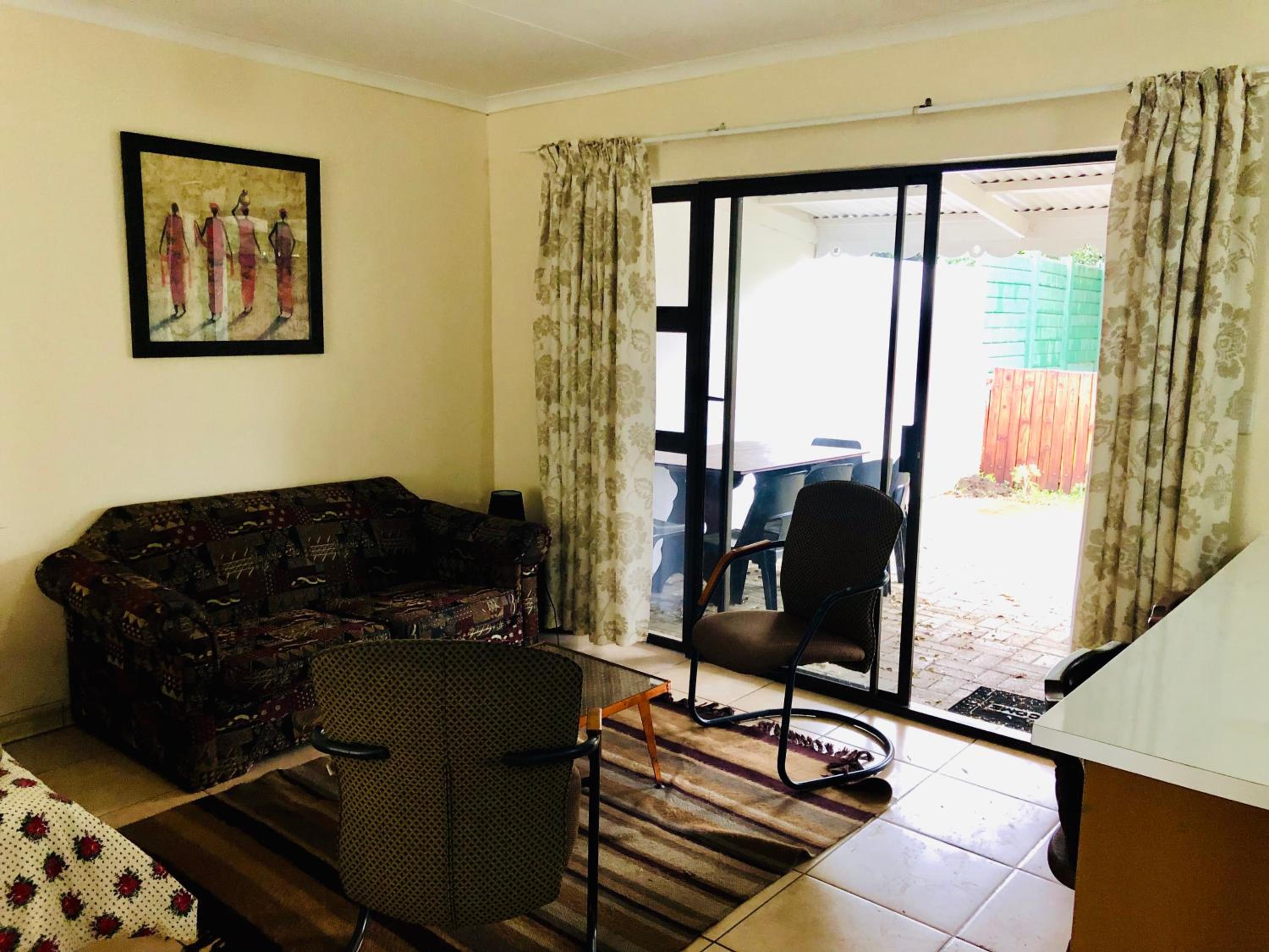 Self-Catering Chalet - Photo 4