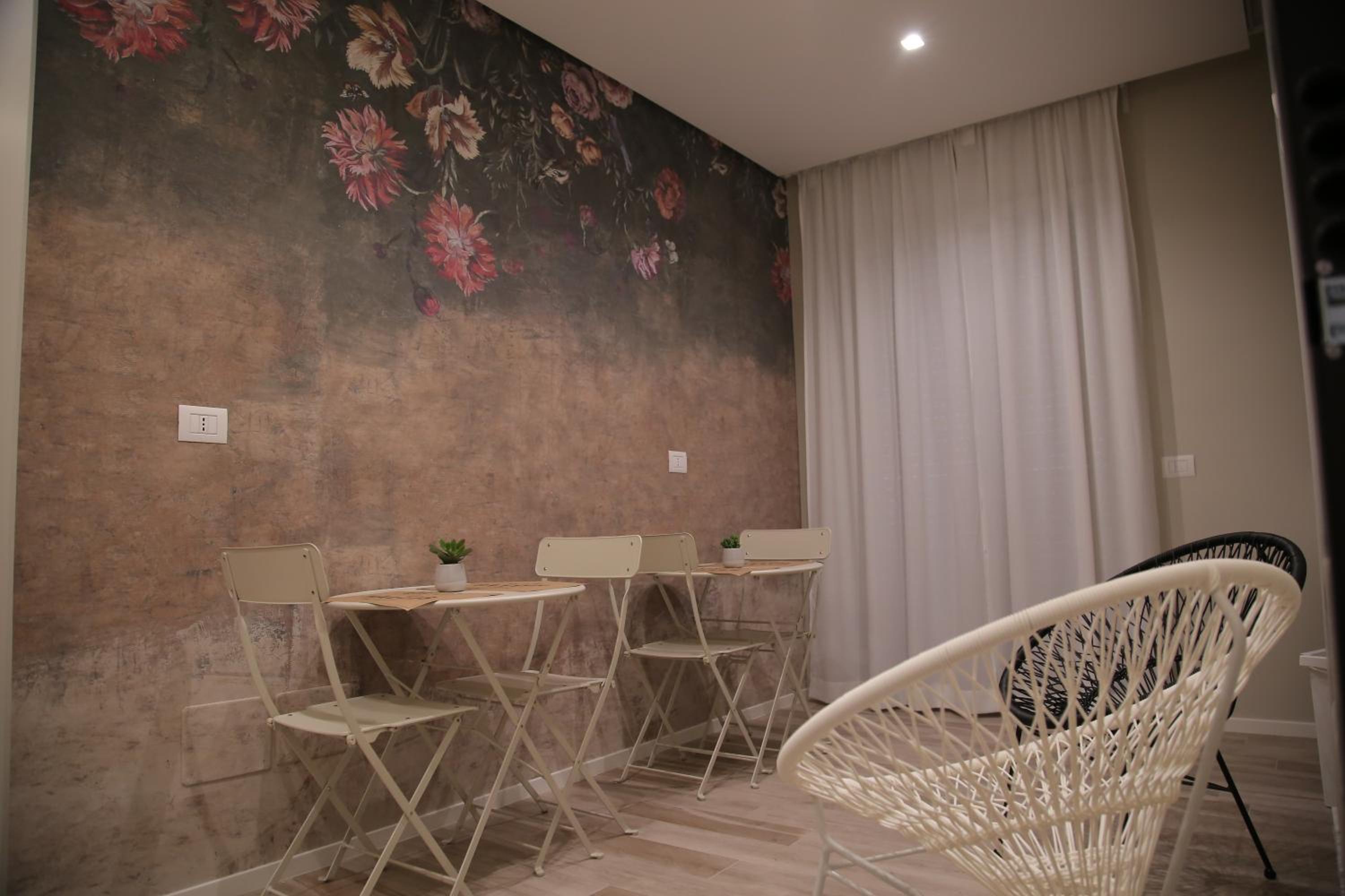 Double Room - Photo 11