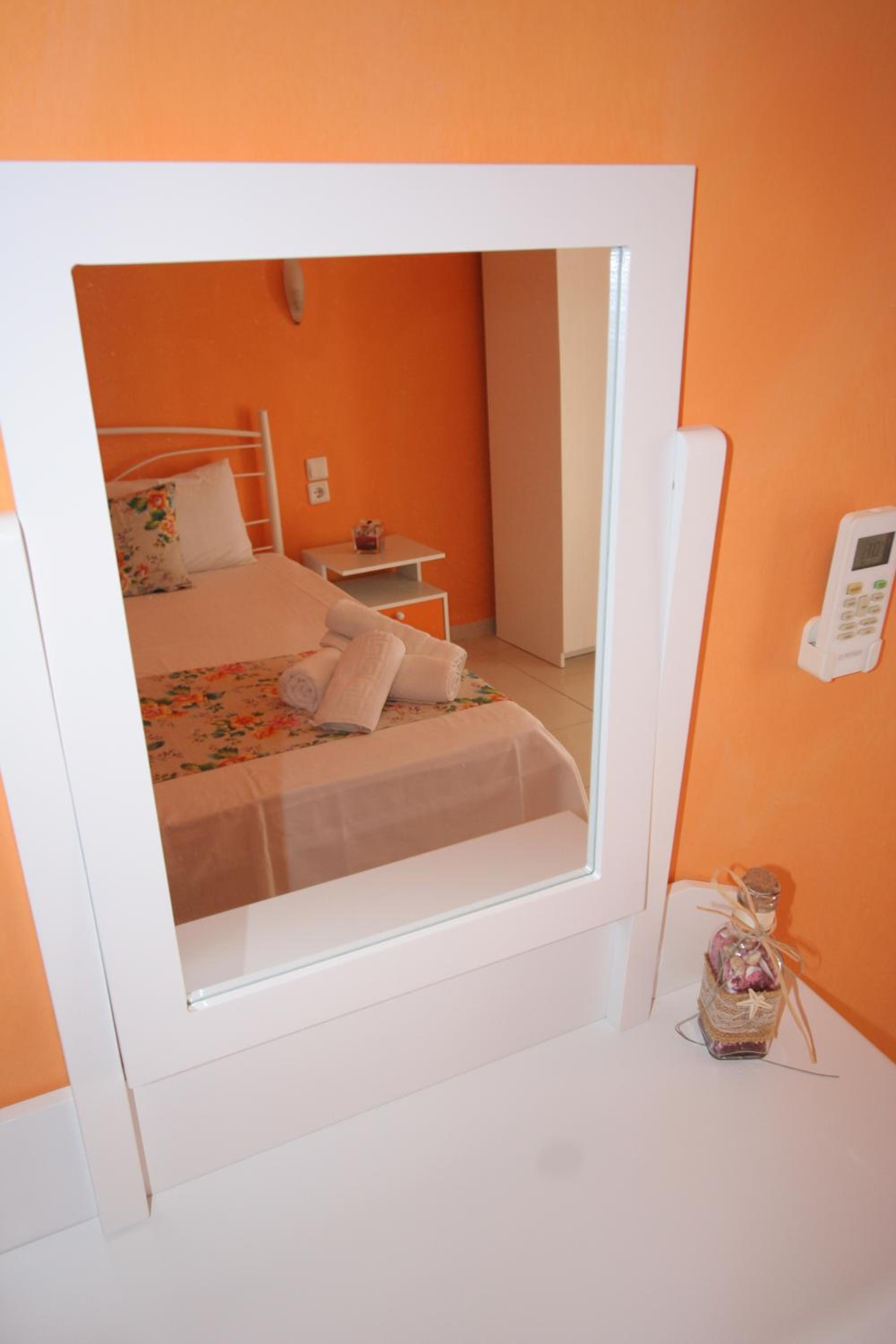 One-Bedroom House photo 2