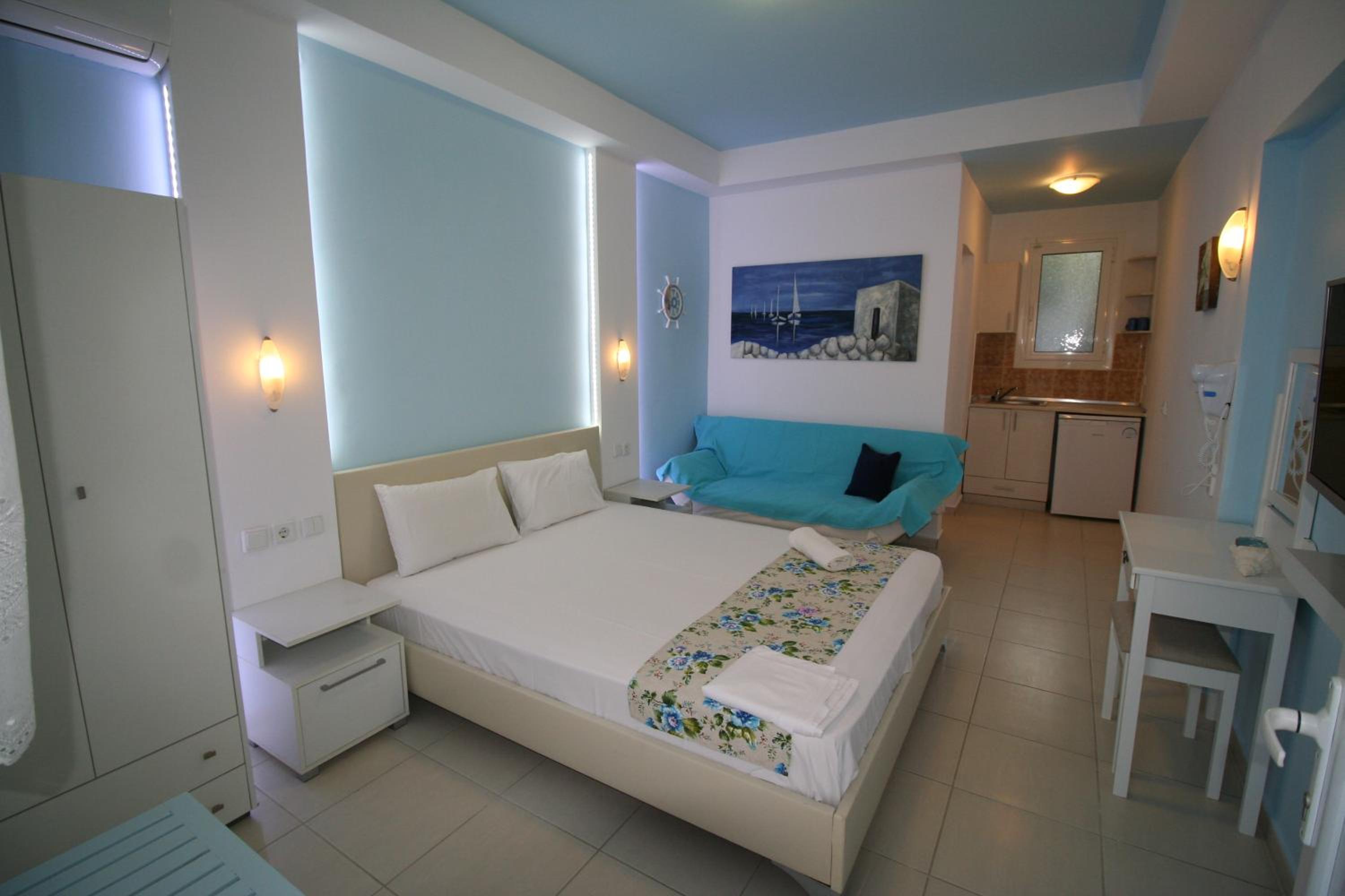 One-Bedroom House photo 1