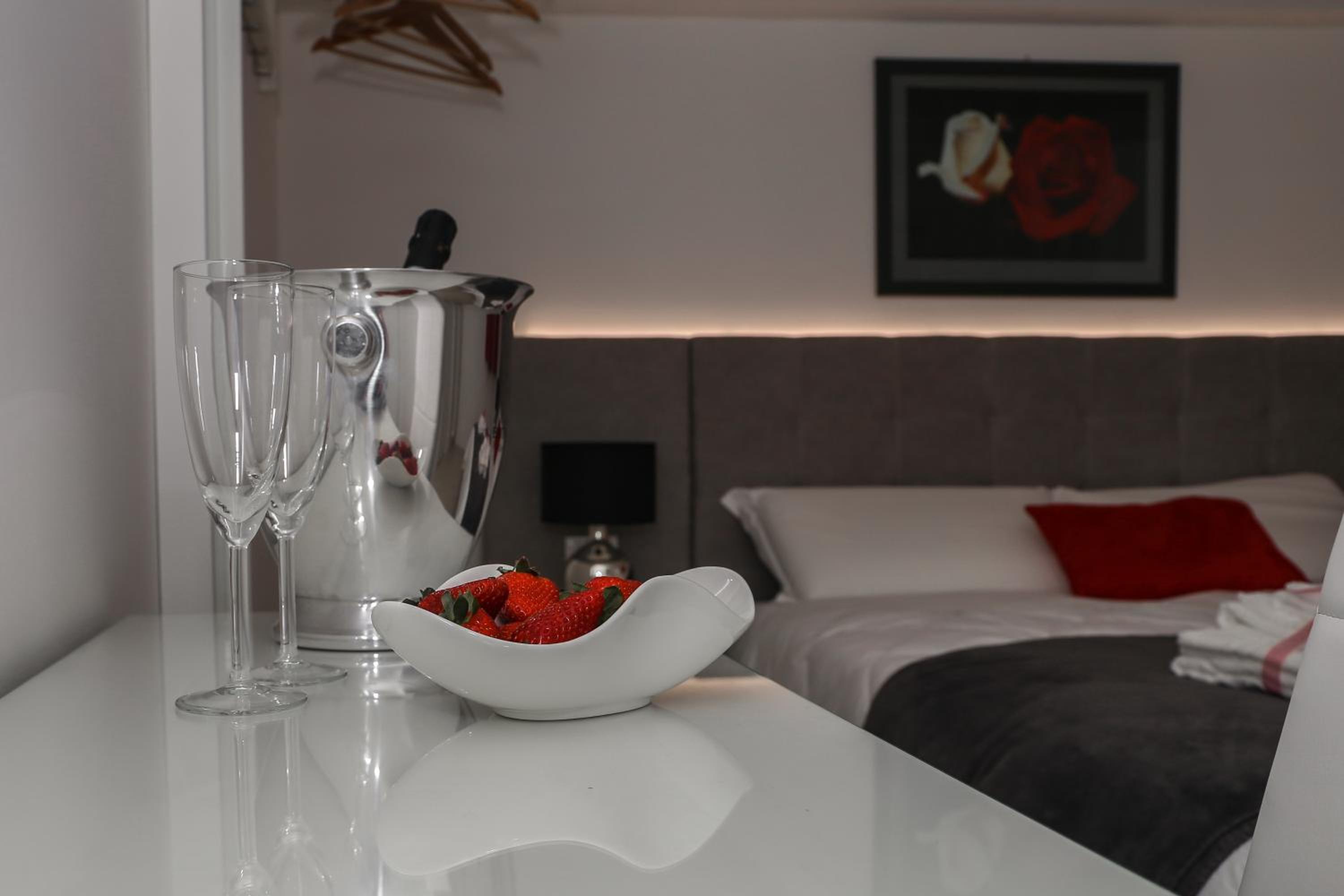 Superior Double Room - Photo 8