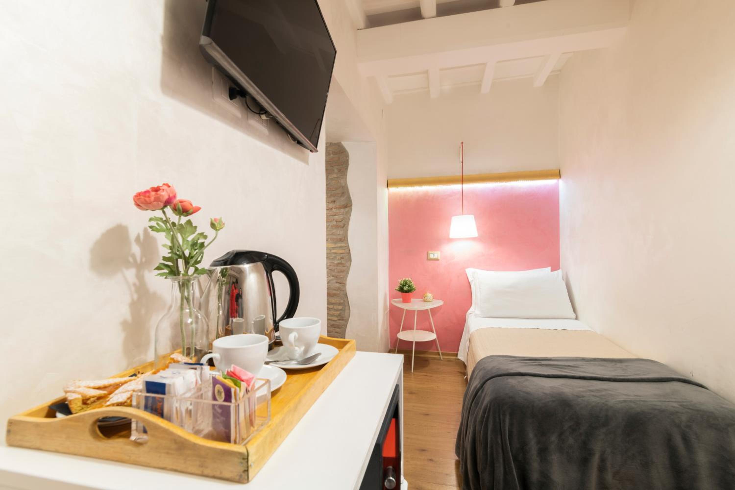 Large Single Room photo 3