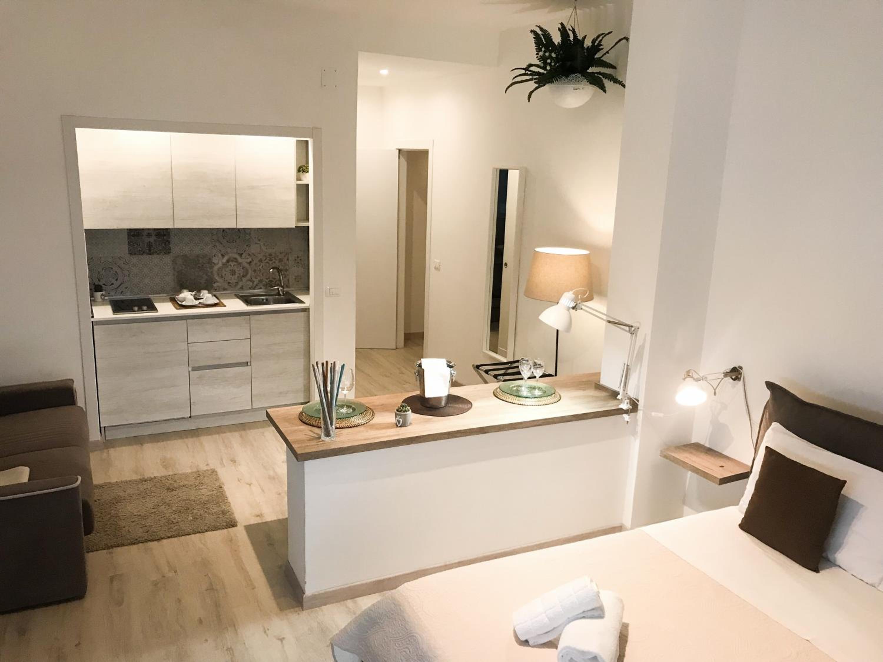 带阳台的豪华公寓