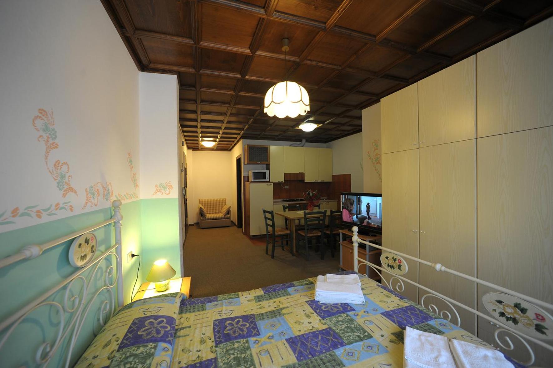 Studio (2-3 Adults)