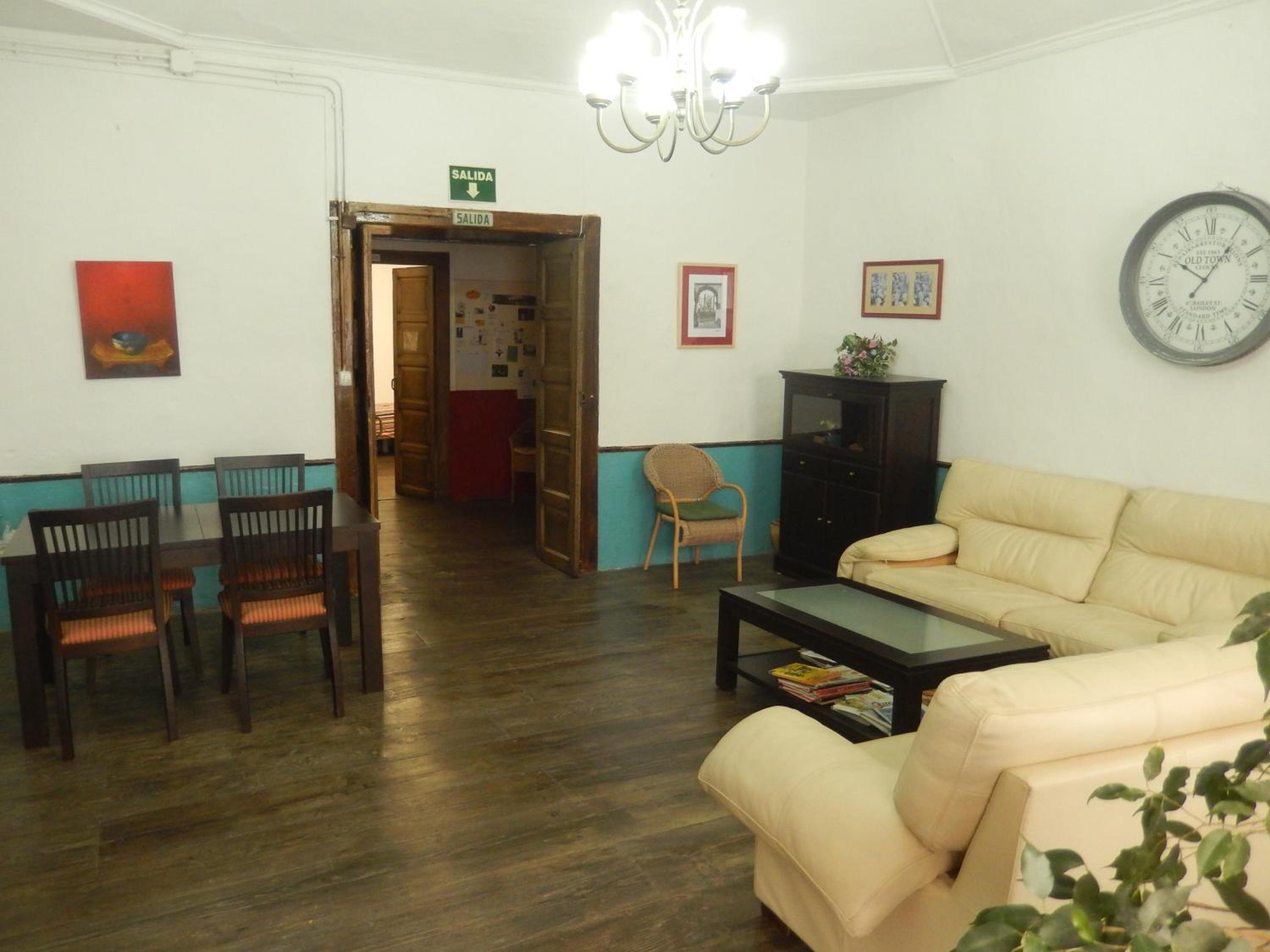 Double Room - Photo 6