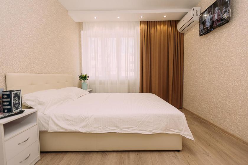 One-Bedroom Apartment photo 1